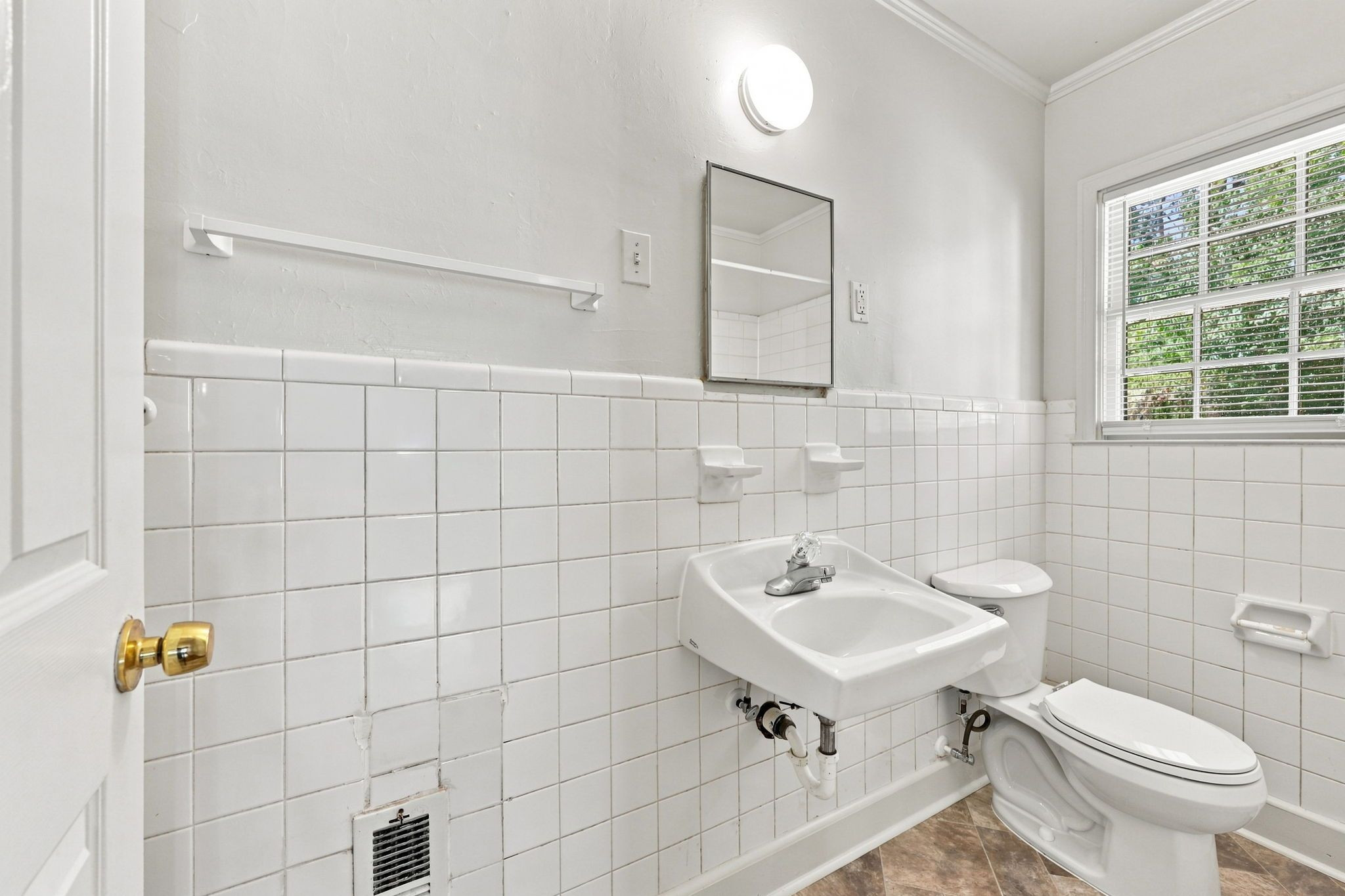 812 W Markham Avenue Property Photo 13