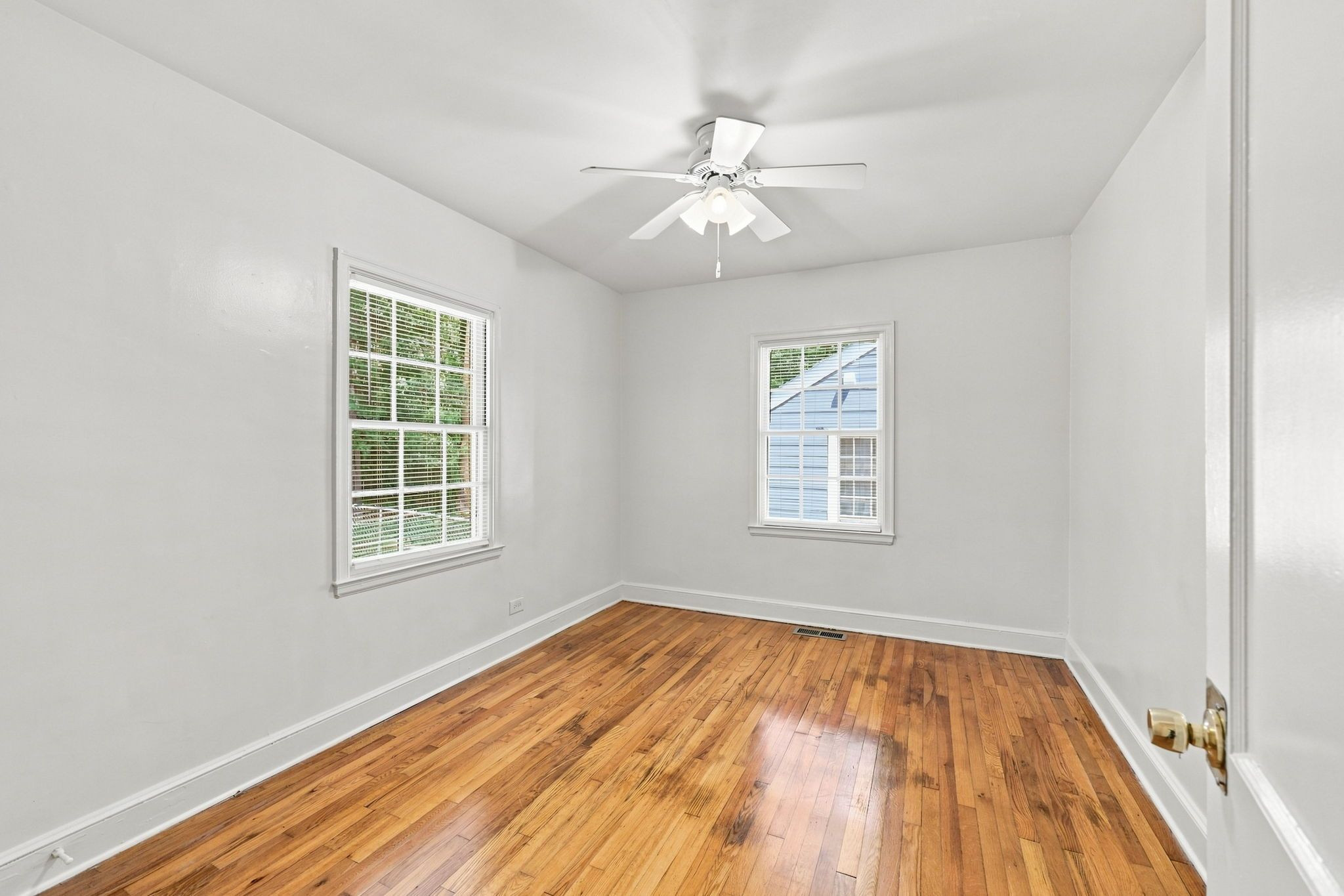 812 W Markham Avenue Property Photo 15