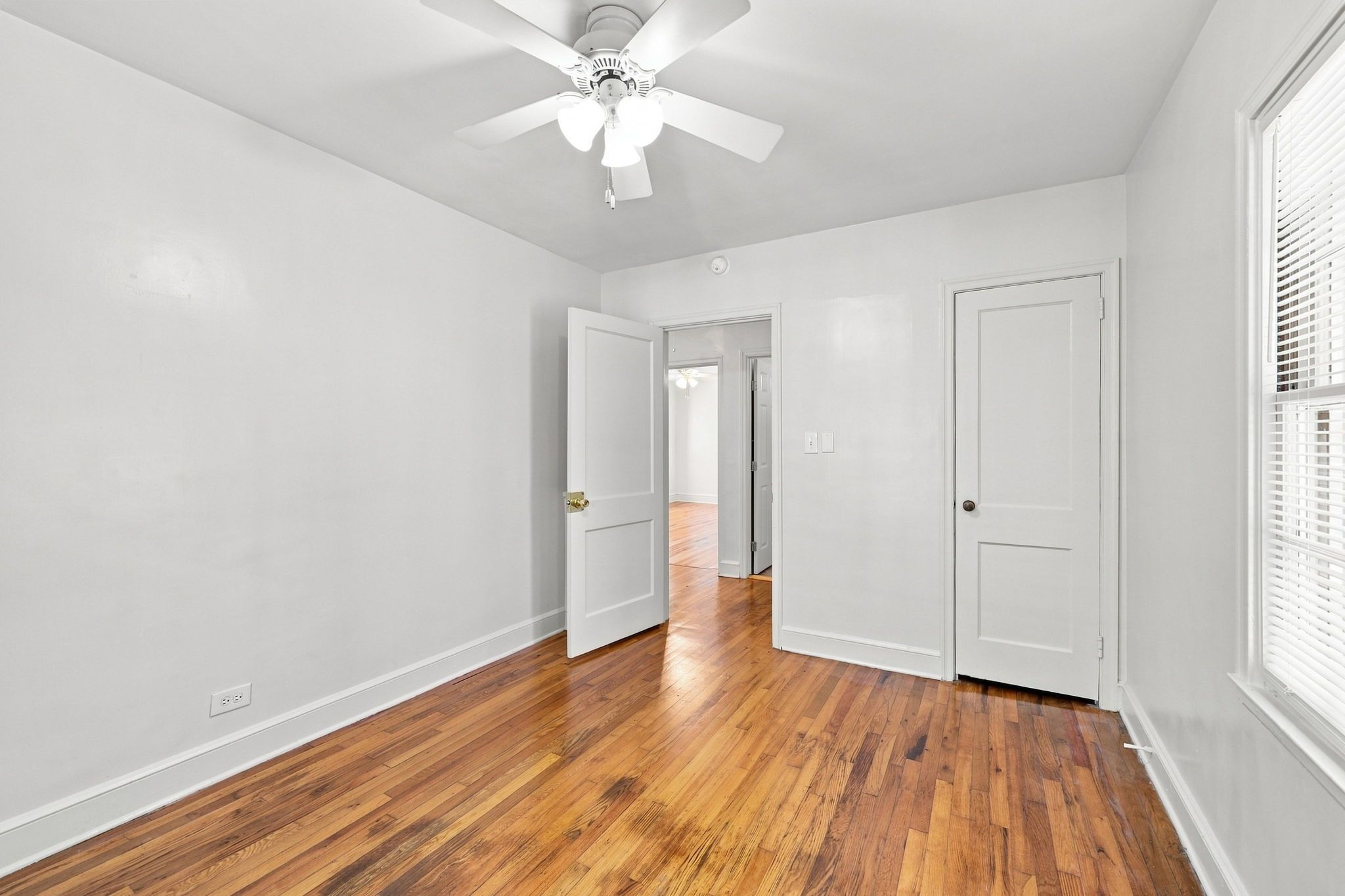 812 W Markham Avenue Property Photo 16