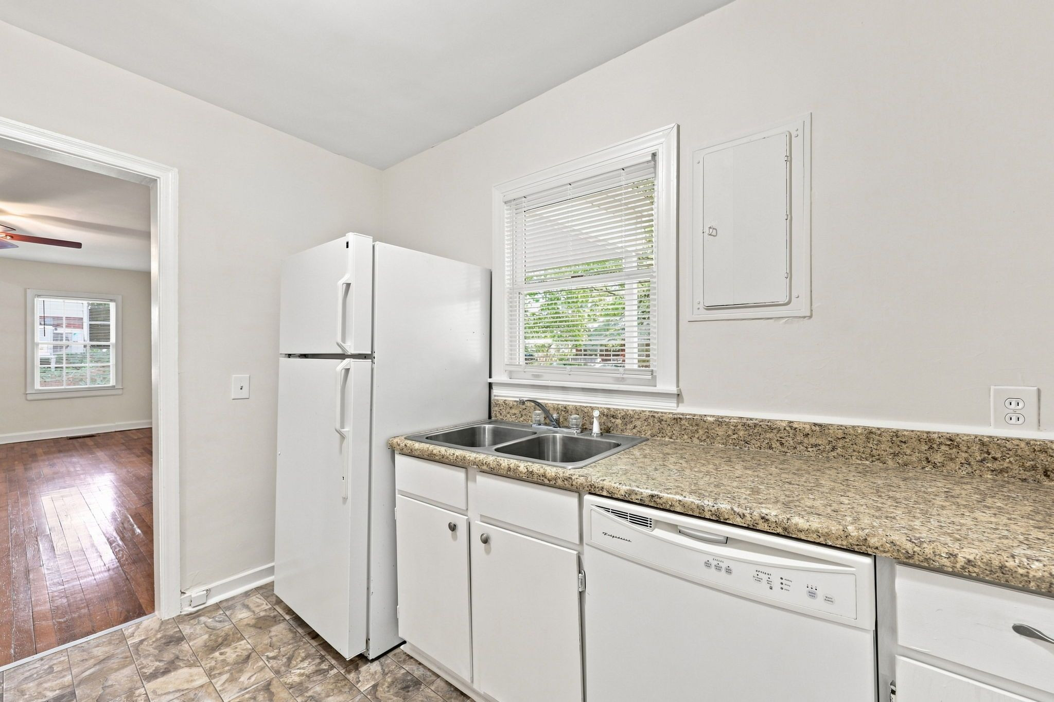 1410 Rosedale Avenue Property Photo 8
