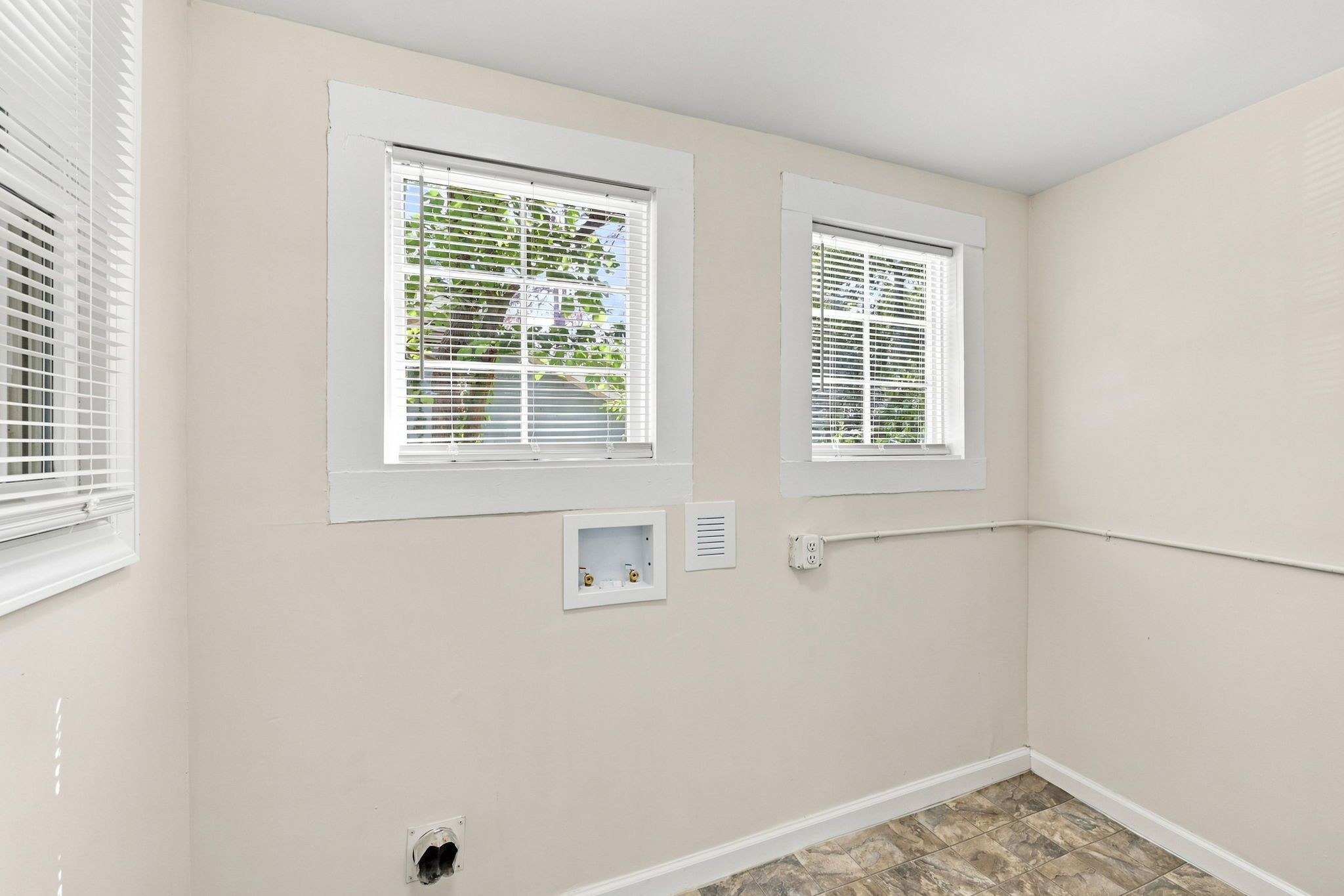 1410 Rosedale Avenue Property Photo 11