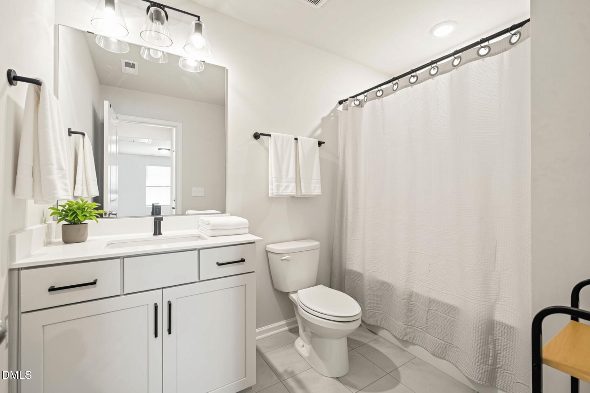 325 Diversity Way Property Photo 16