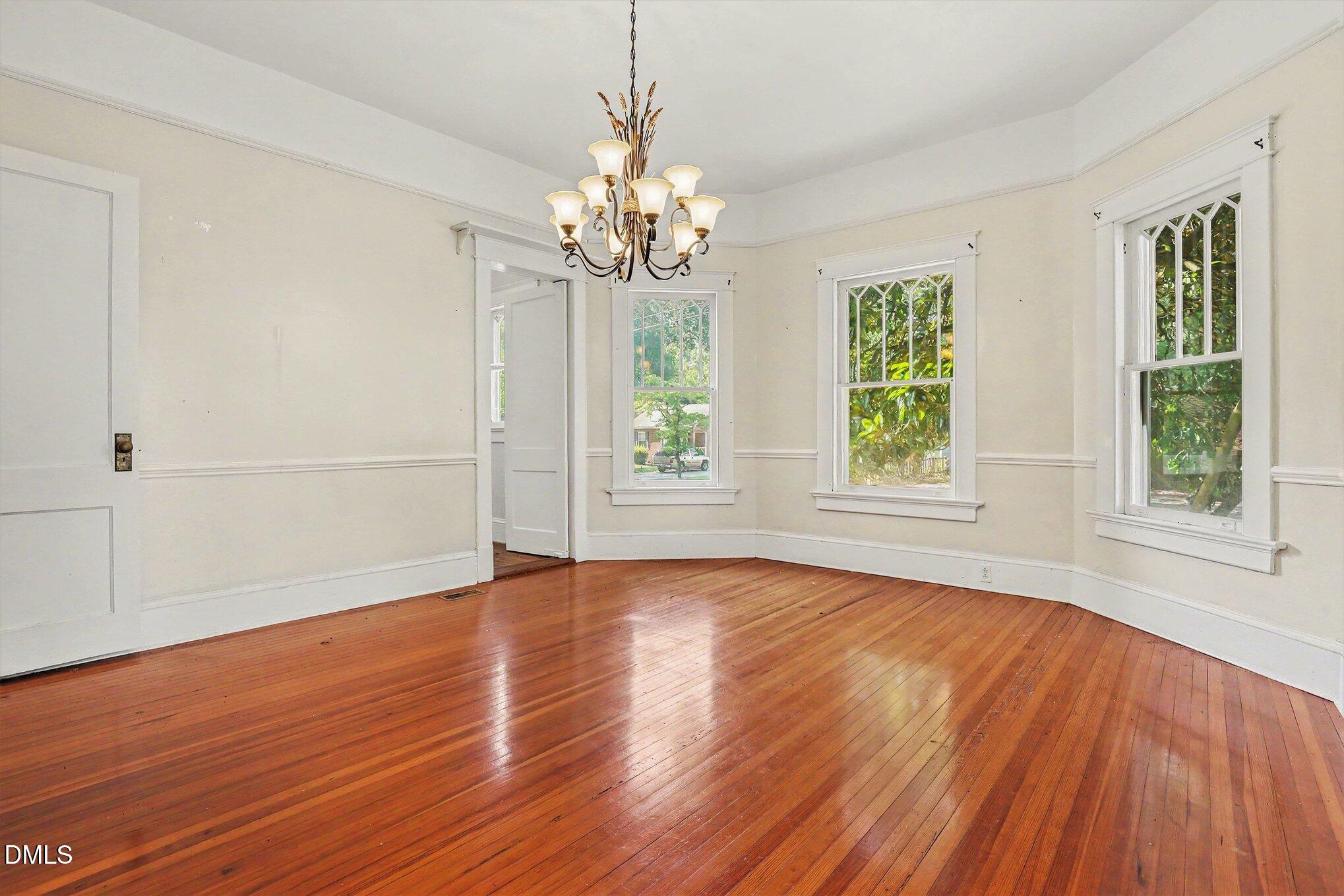 202 N Green Street Property Photo 5