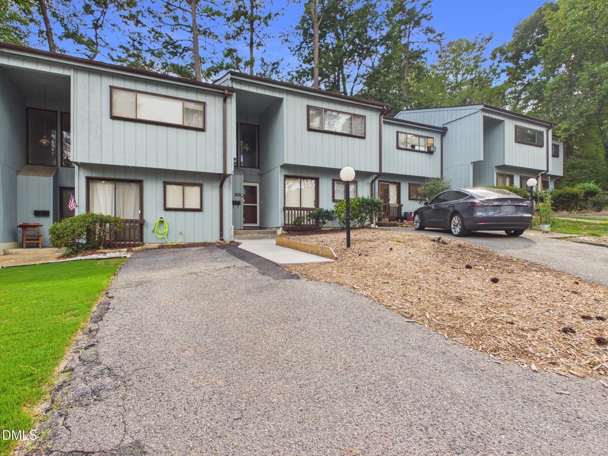 5027 Tall Pines Court Property Photo 2