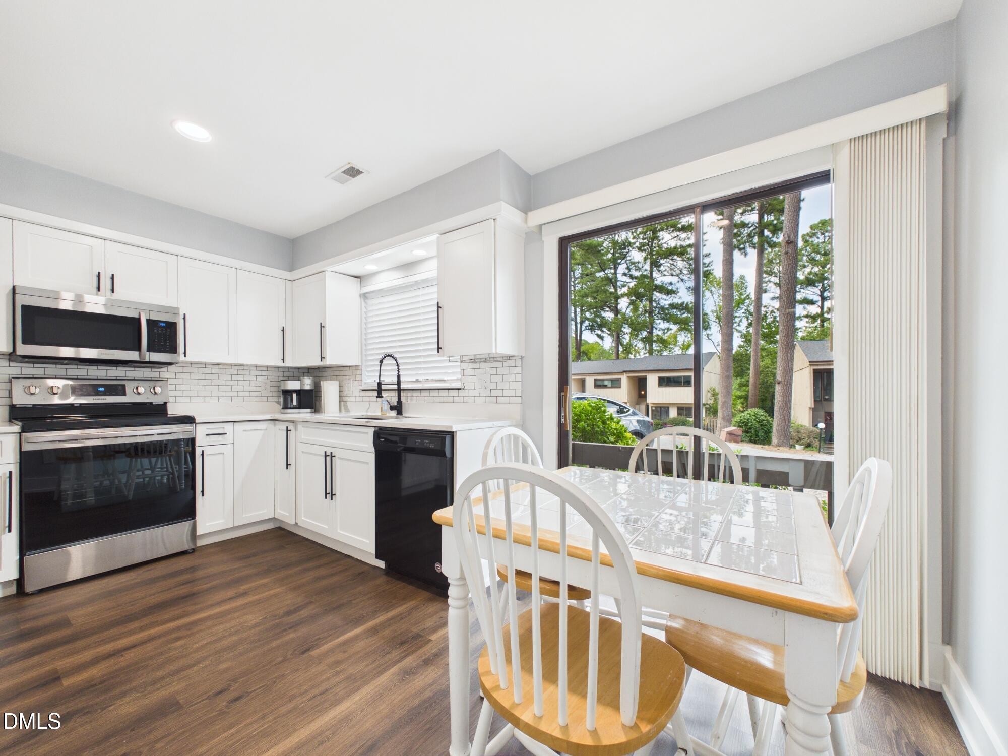 5027 Tall Pines Court Property Photo 15