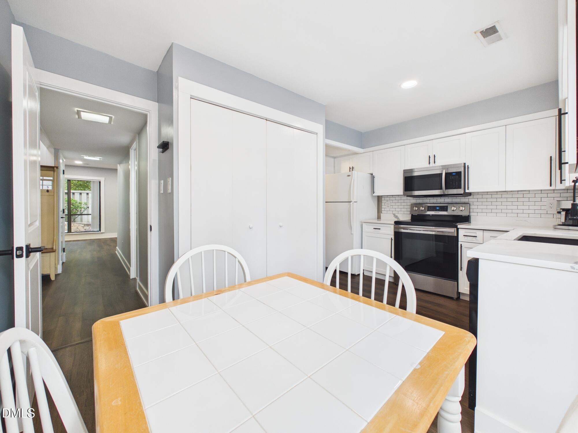 5027 Tall Pines Court Property Photo 18