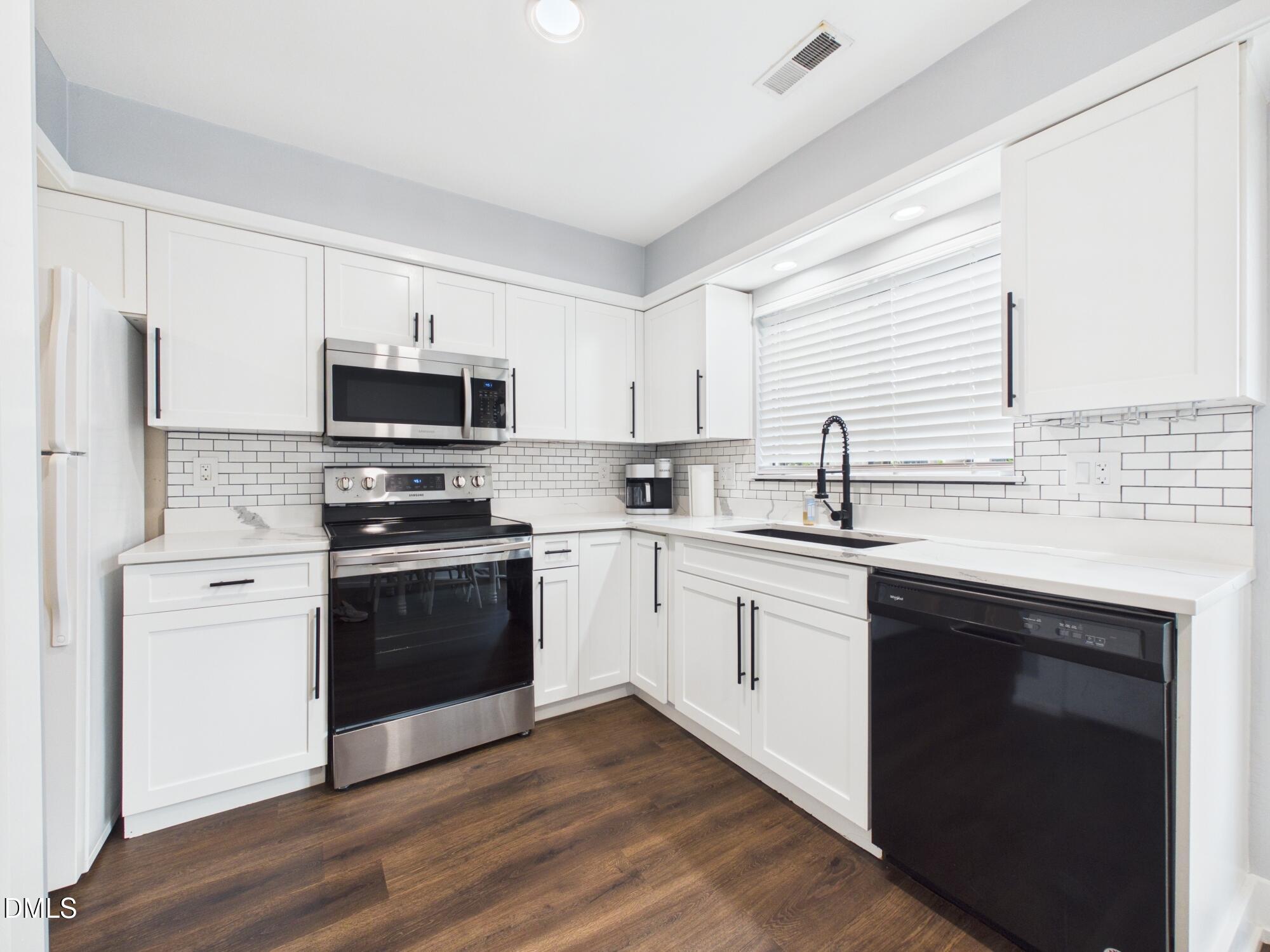 5027 Tall Pines Court Property Photo 19