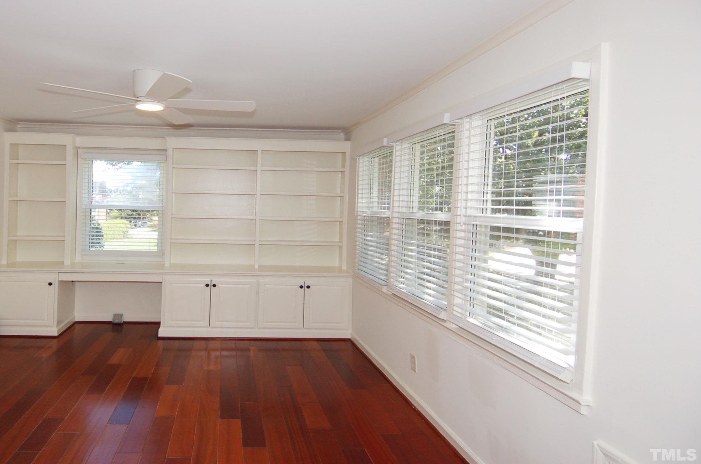 2100 Sutton Drive B Property Photo 1