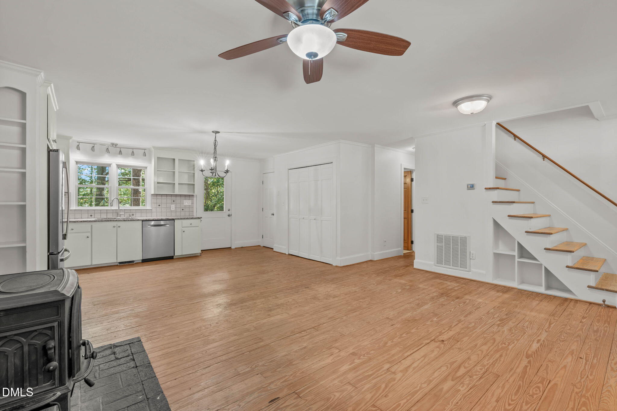 100 Burris Street Property Photo 8