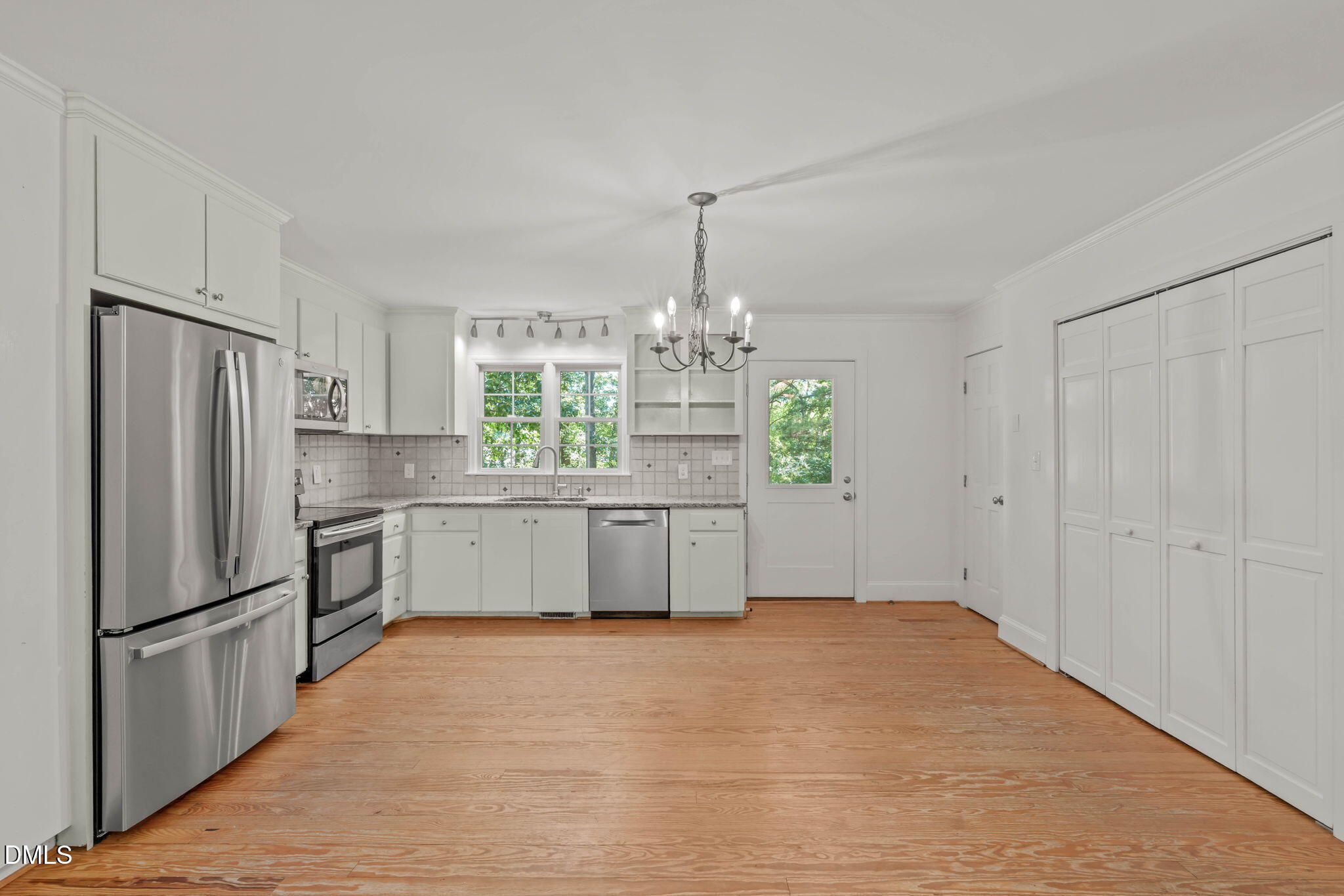 100 Burris Street Property Photo 10