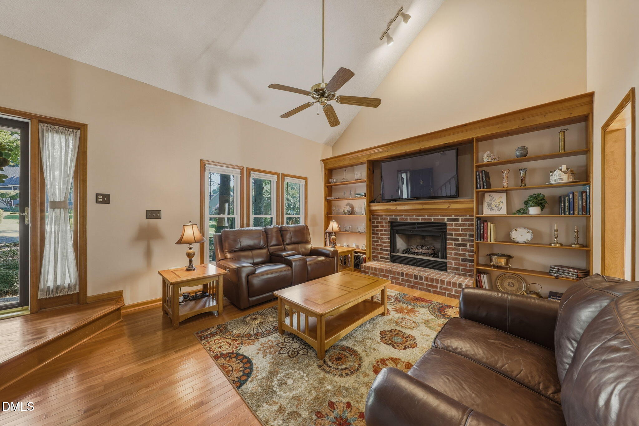 1237 Hillingdon Way Property Photo 6