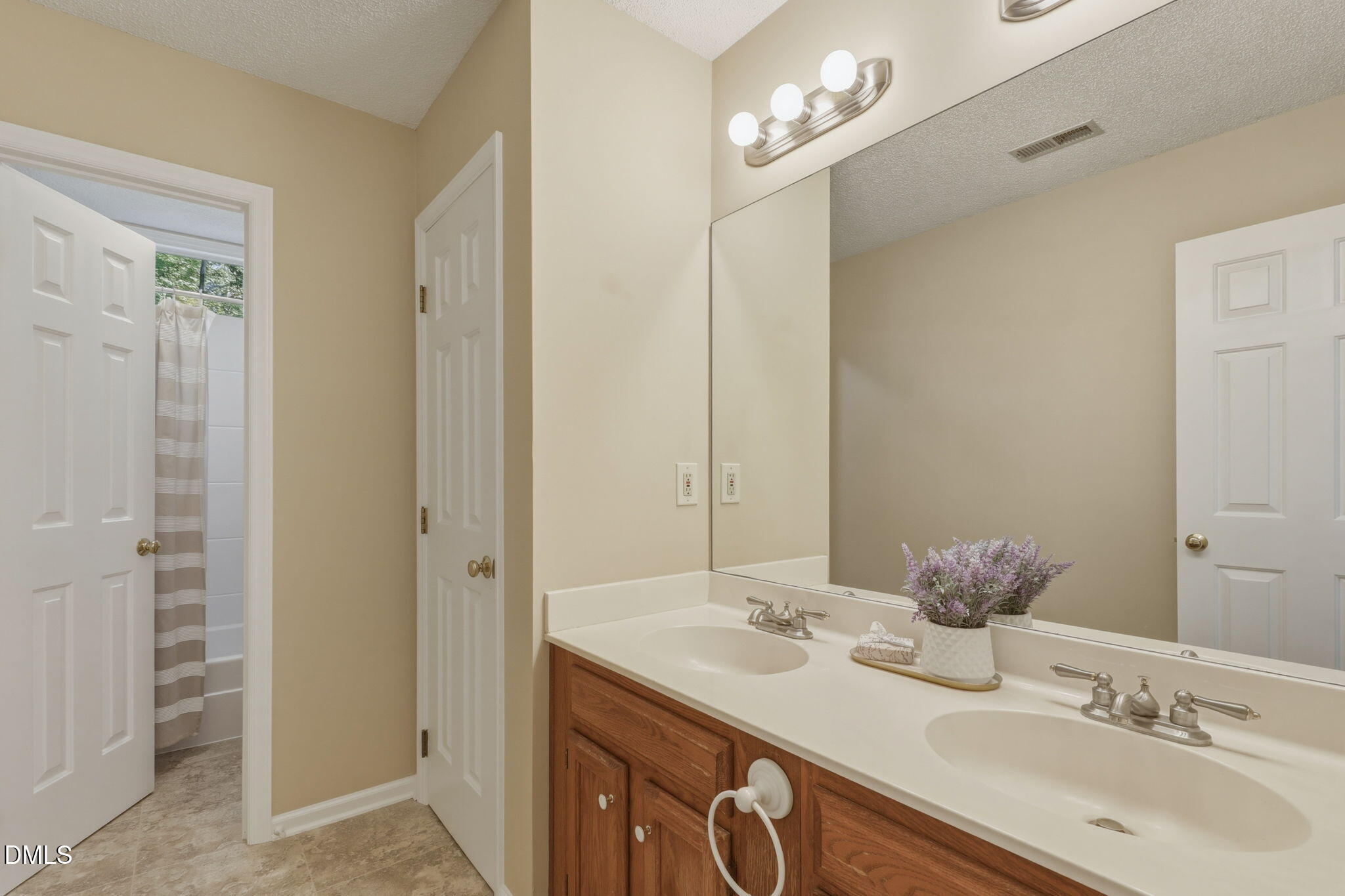 1237 Hillingdon Way Property Photo 21