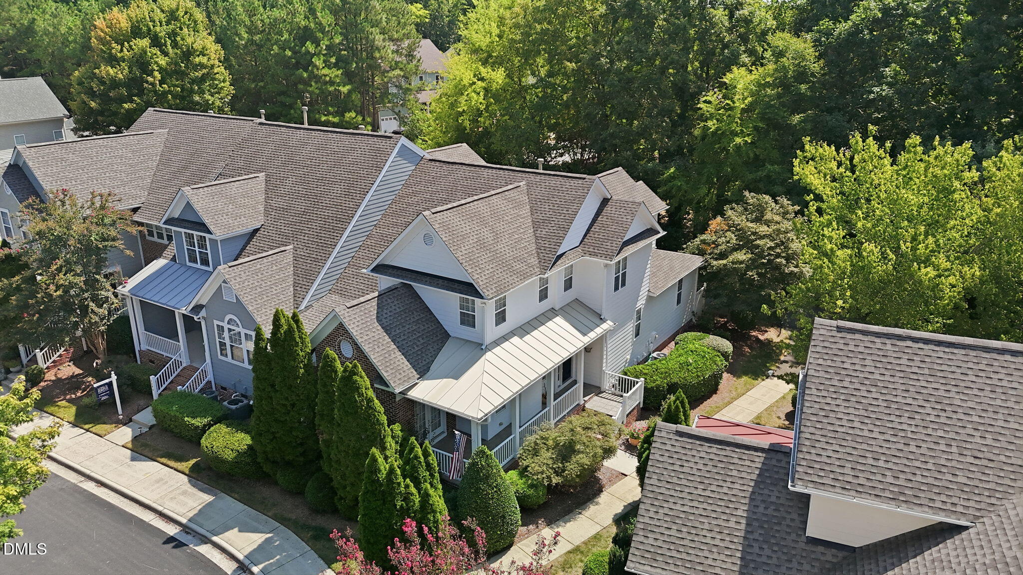 2205 Bouncy Day Court Property Photo 3