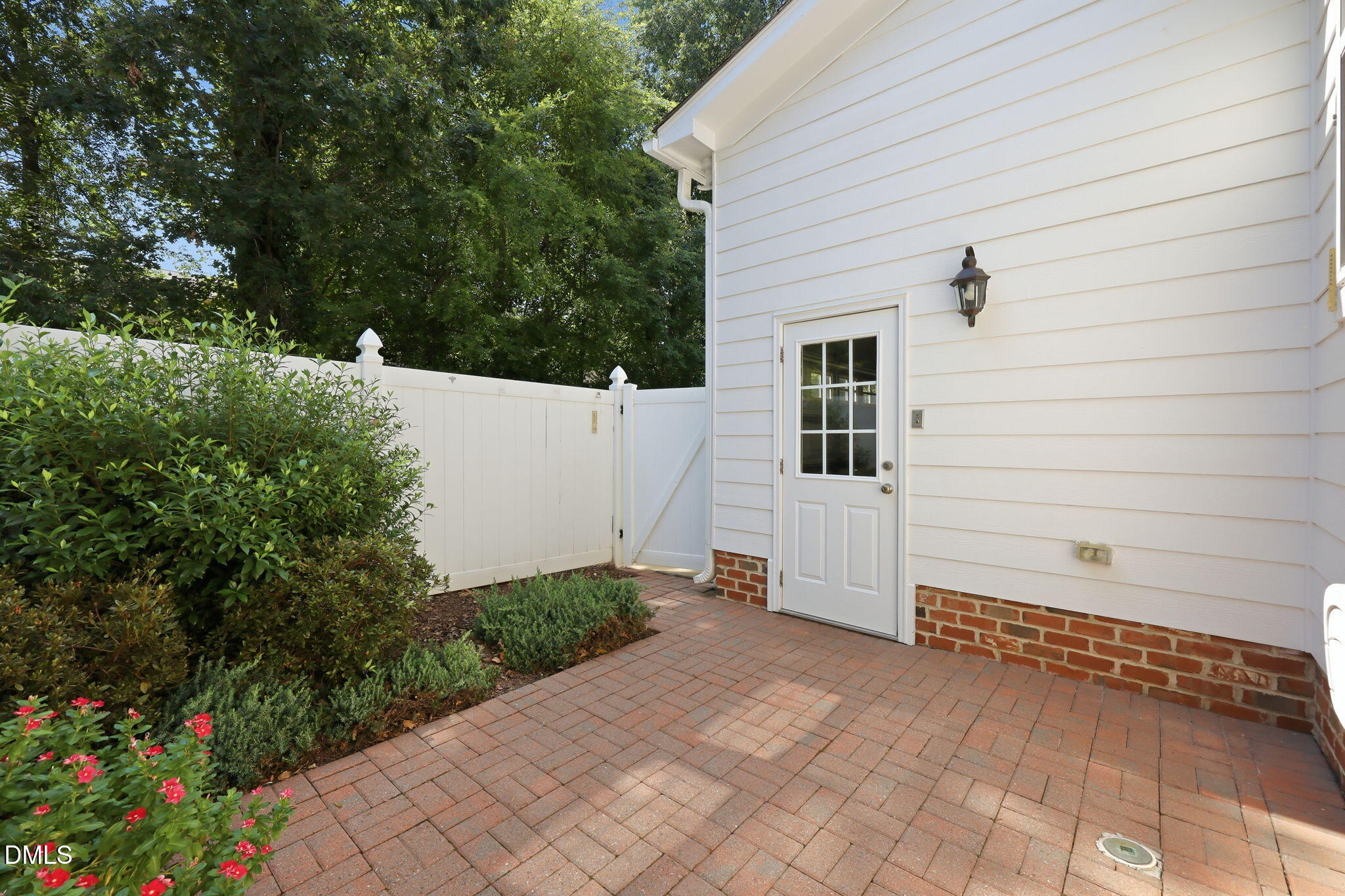 2205 Bouncy Day Court Property Photo 21