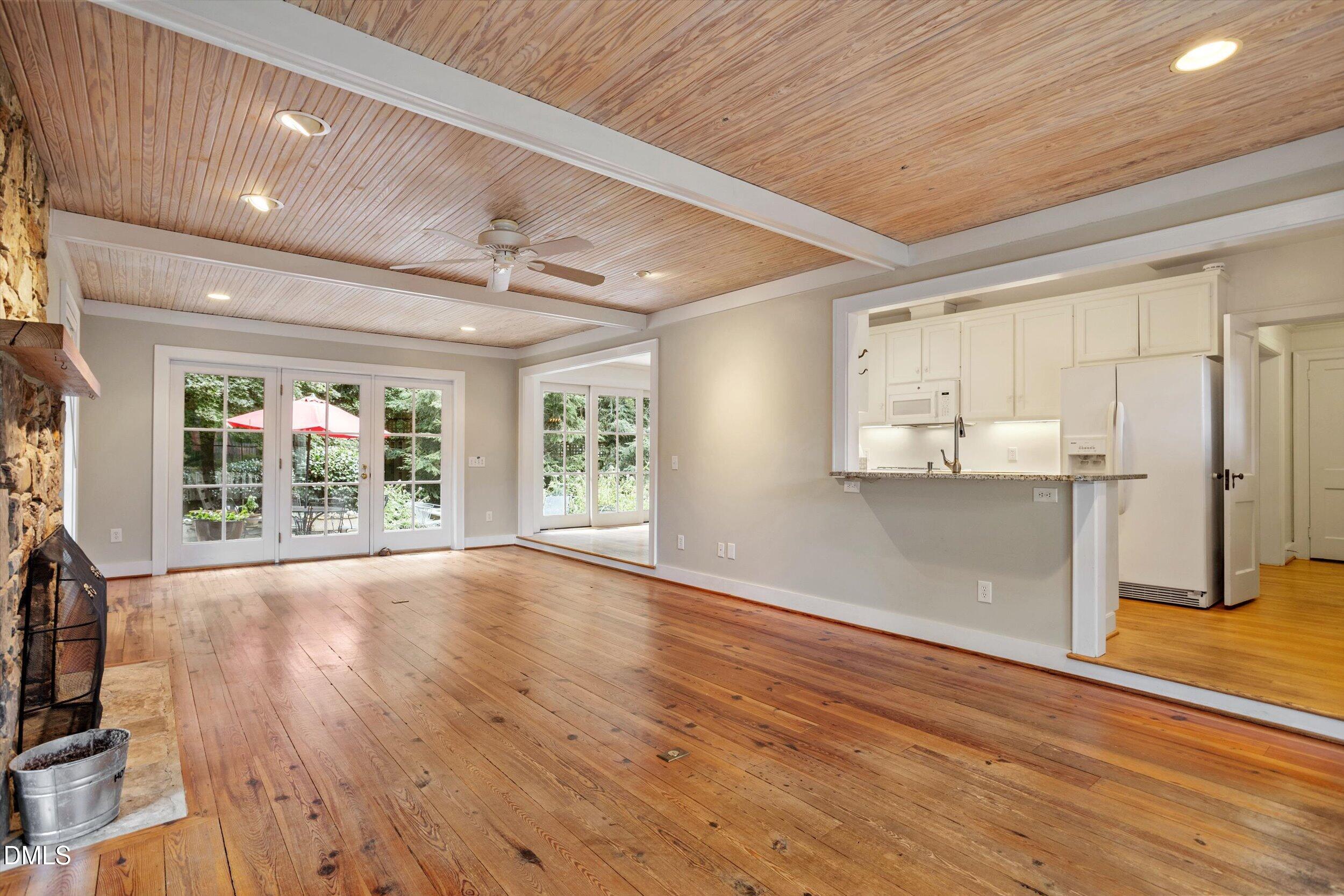 2617 London Drive Property Photo 5