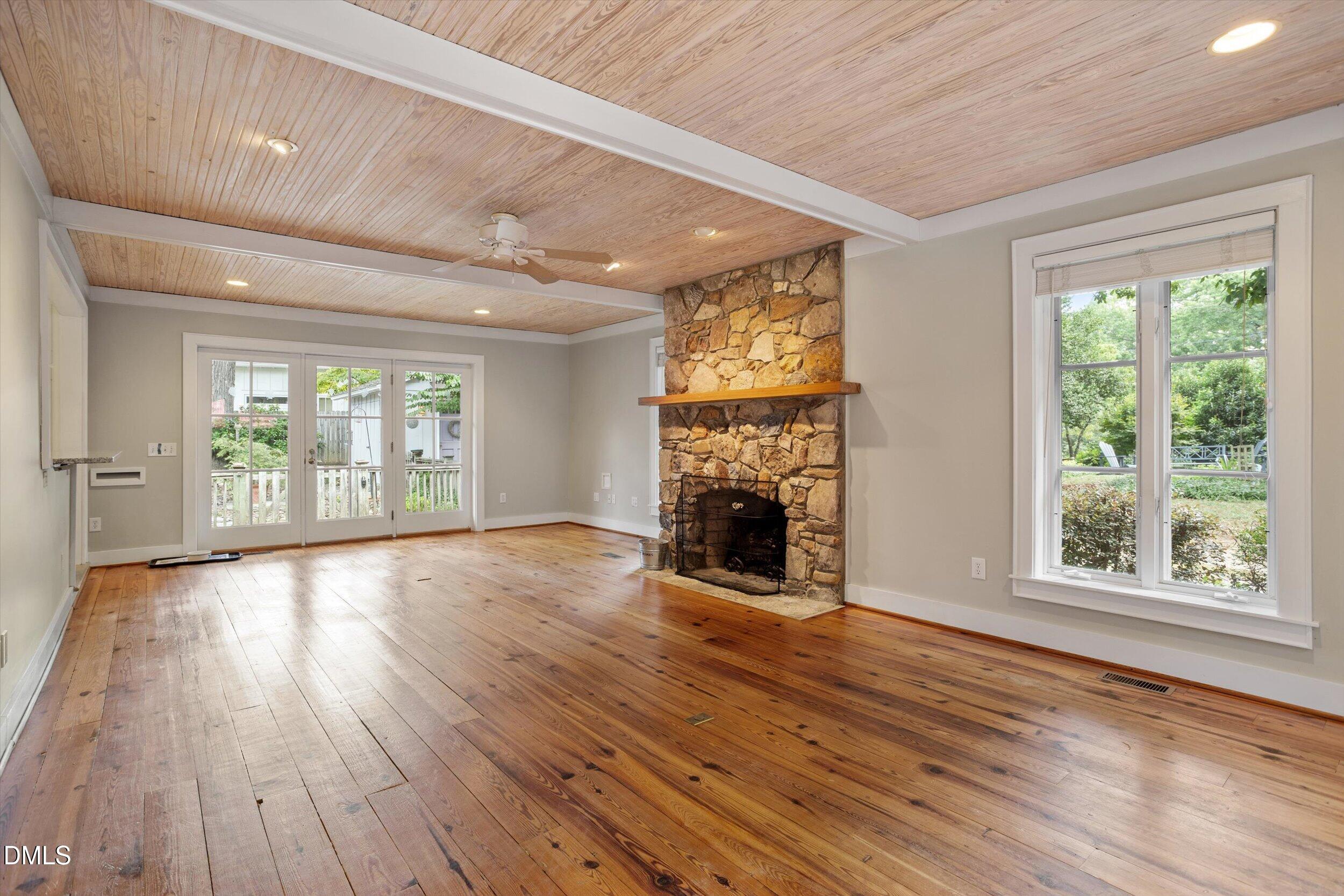 2617 London Drive Property Photo 6