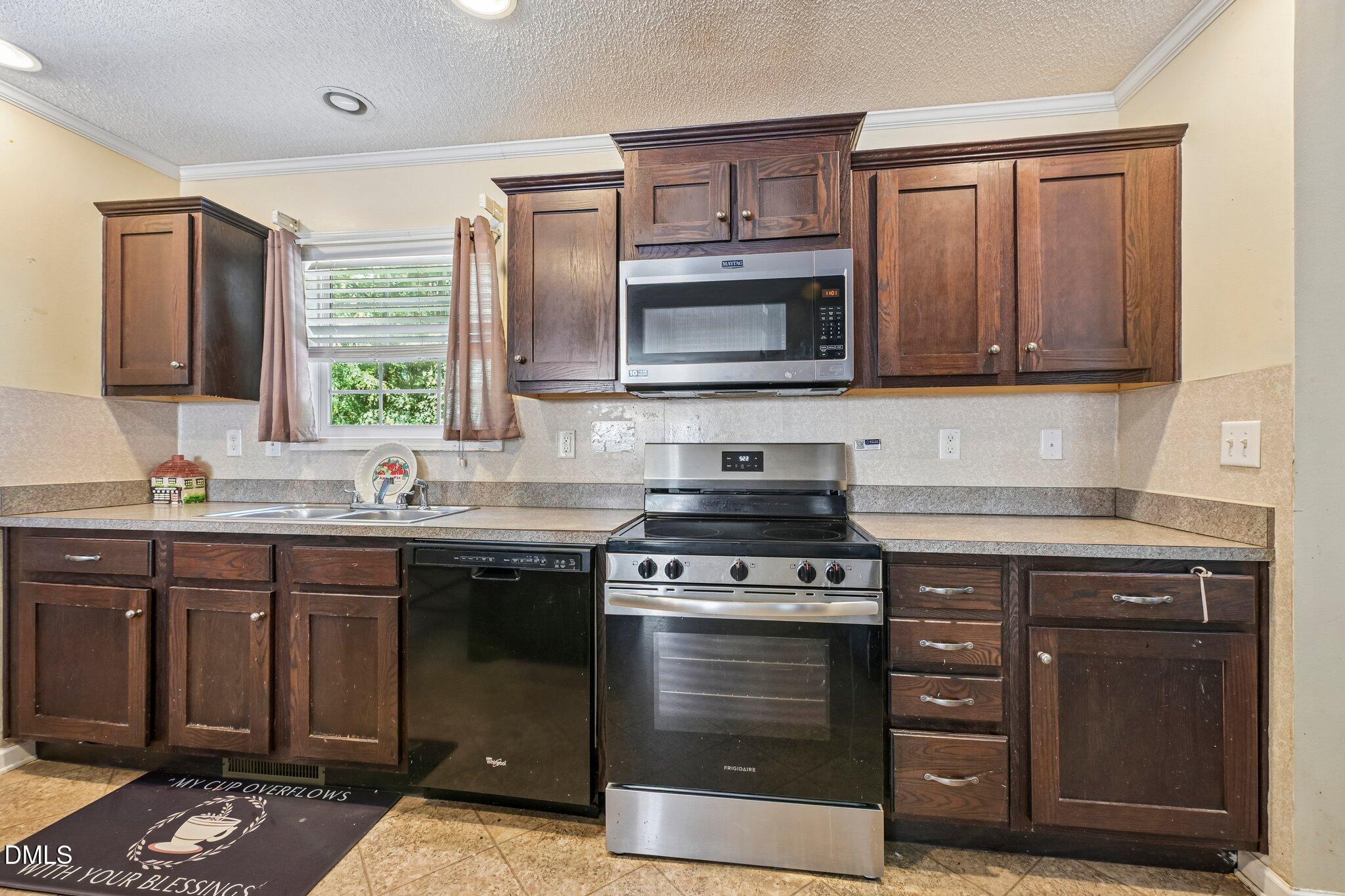 6001 Titanic Court Property Photo 5