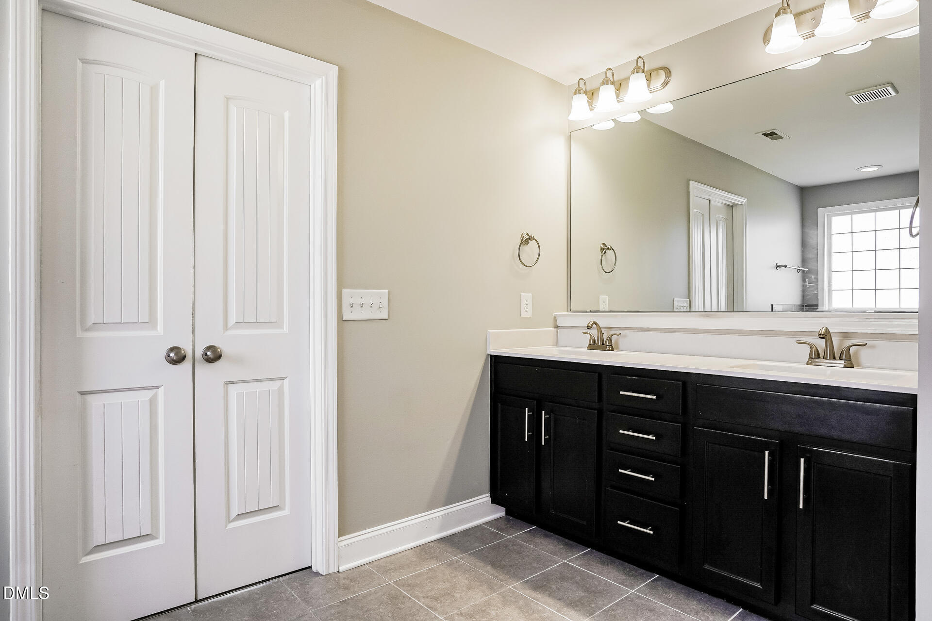 4148 Weavers Pond Drive Property Photo 13