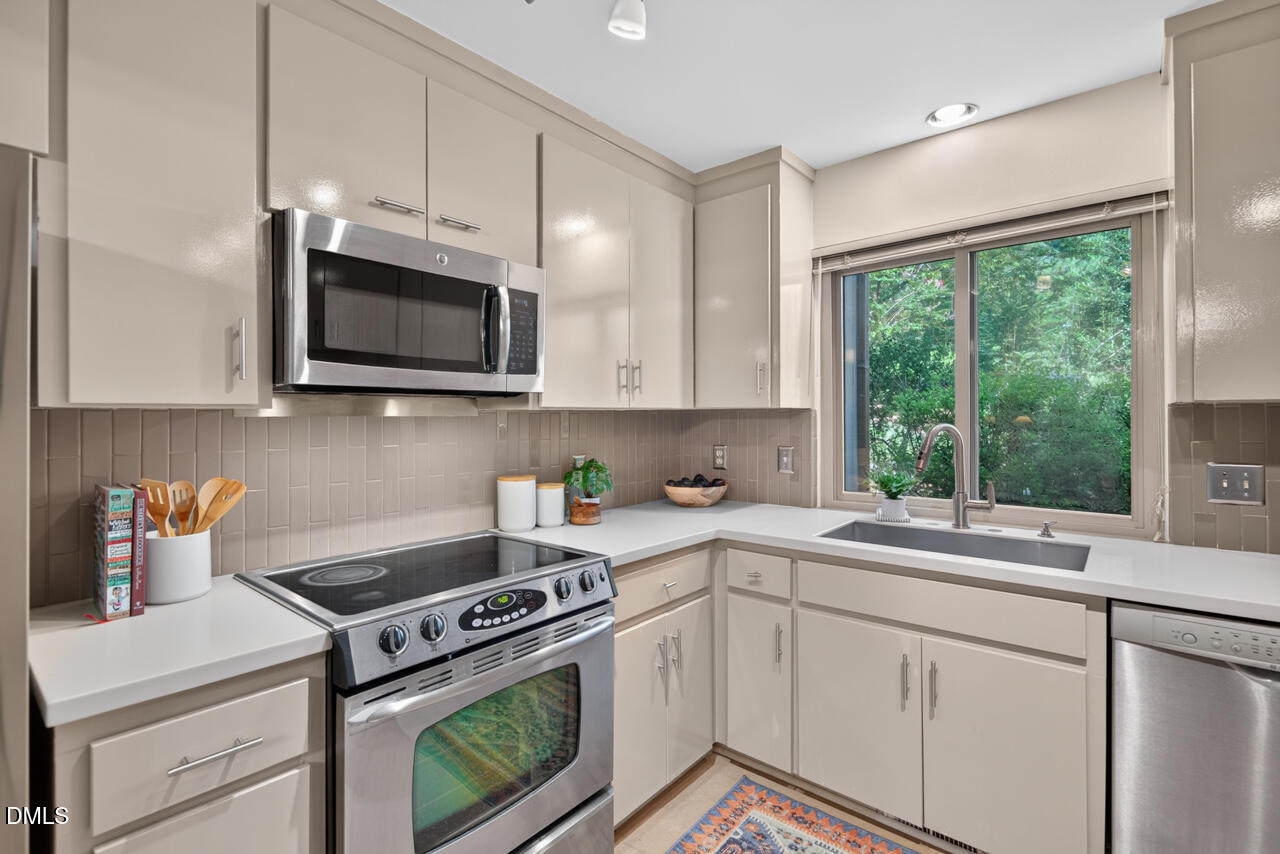 3062 Colony Road Property Photo 11