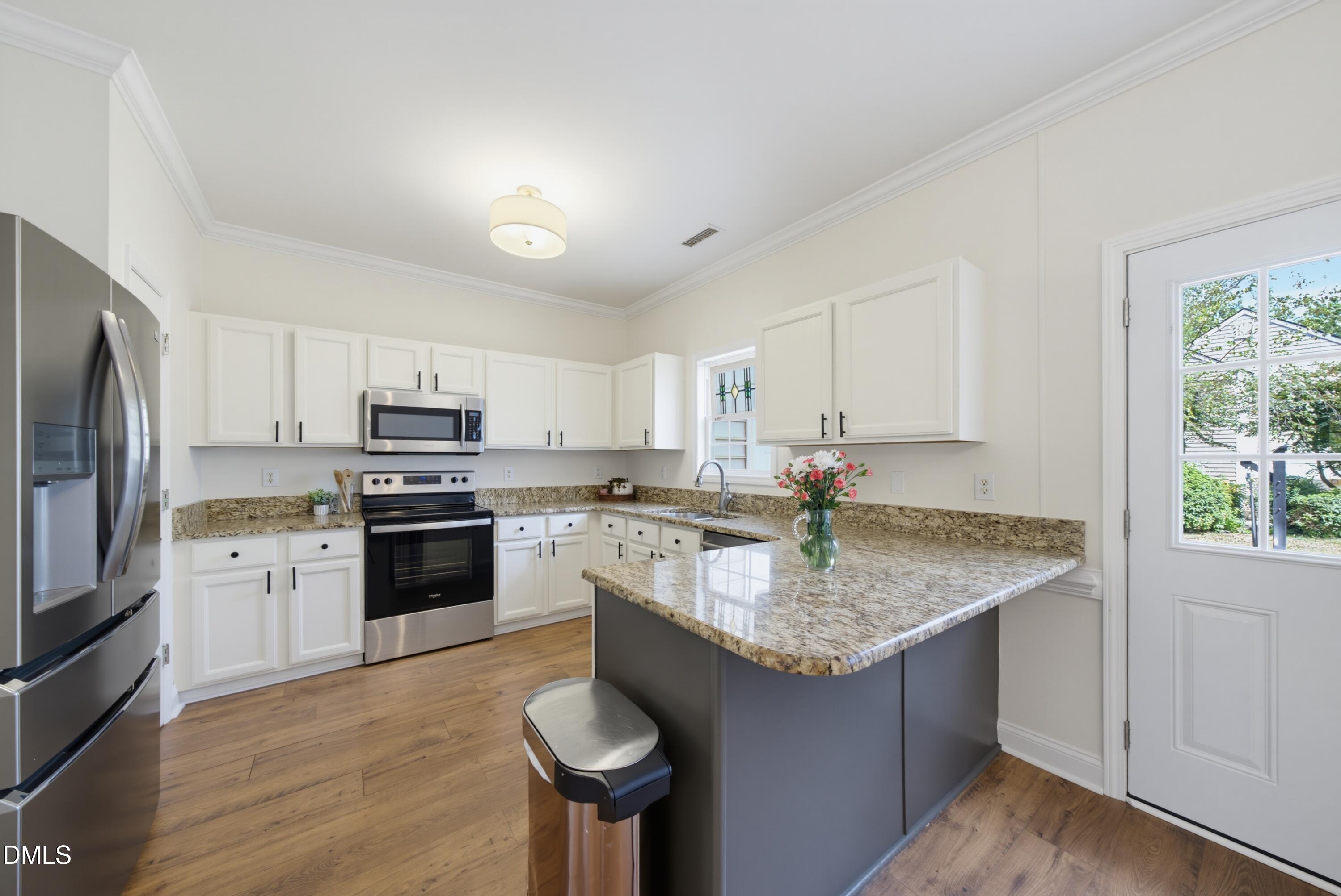 5036 Village Lawn Drive Property Photo 10