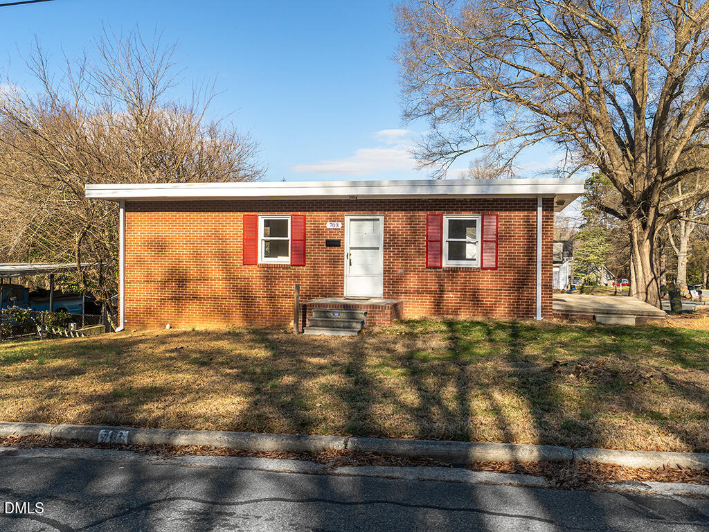703 Wicker Street Property Photo 1