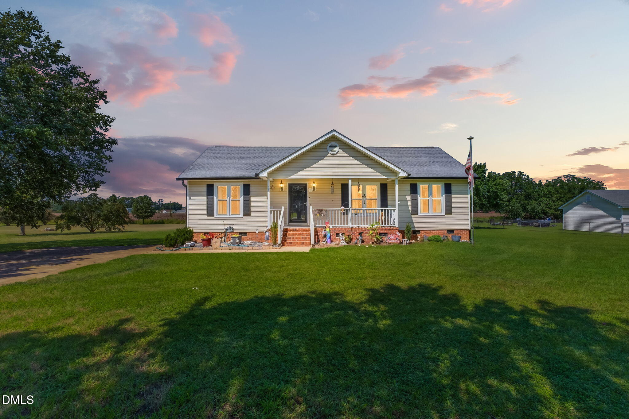 113 Crosswinds Drive Property Photo 1