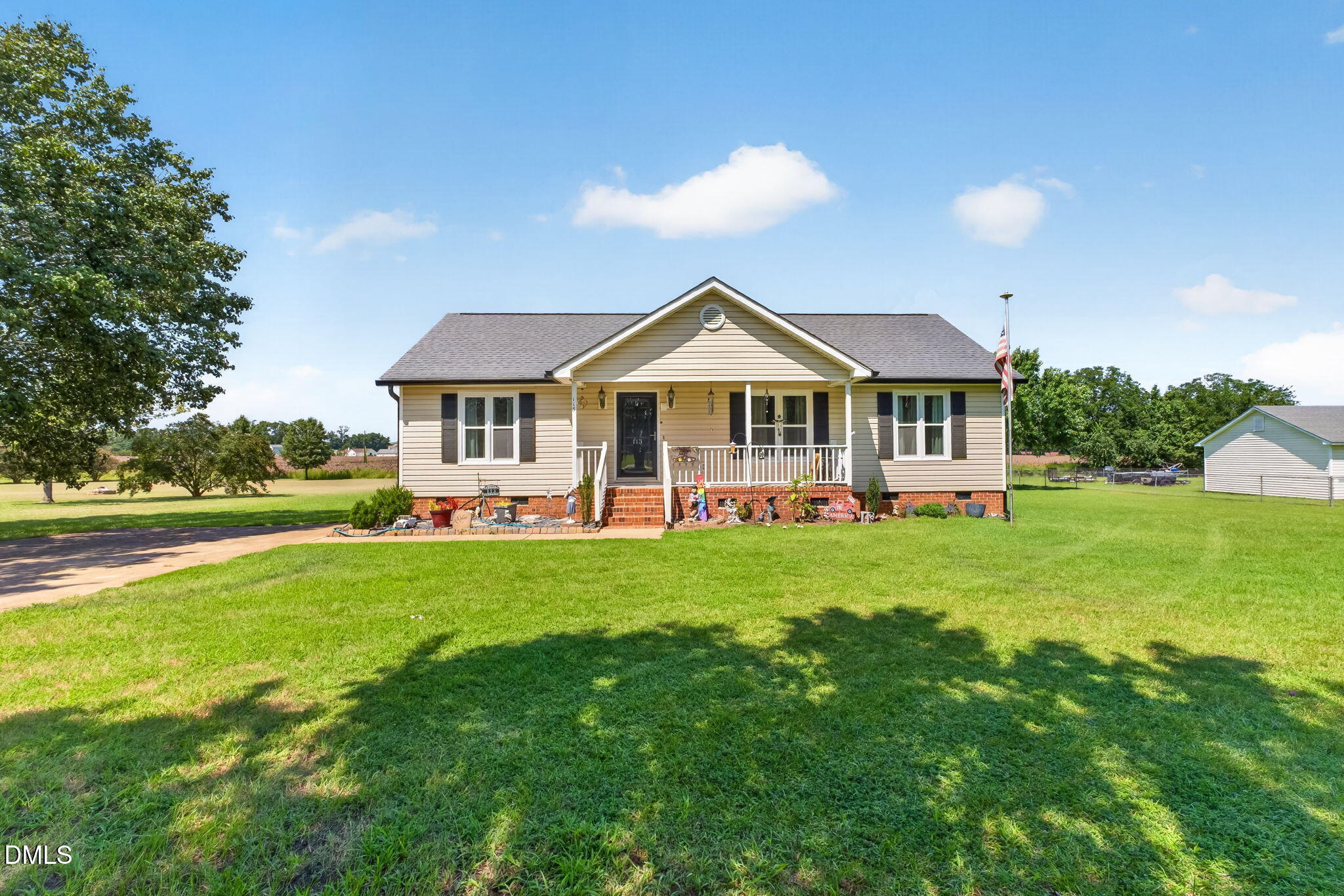113 Crosswinds Drive Property Photo 1