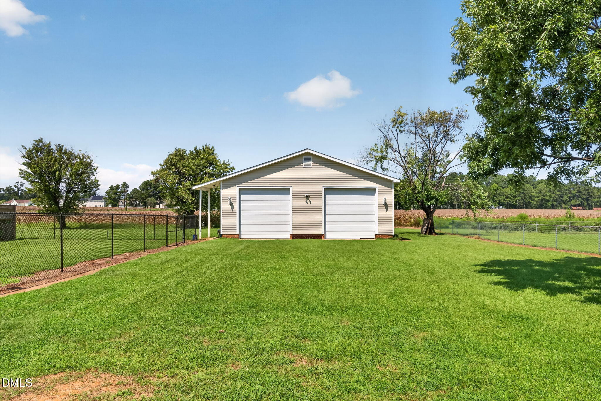 113 Crosswinds Drive Property Photo 2