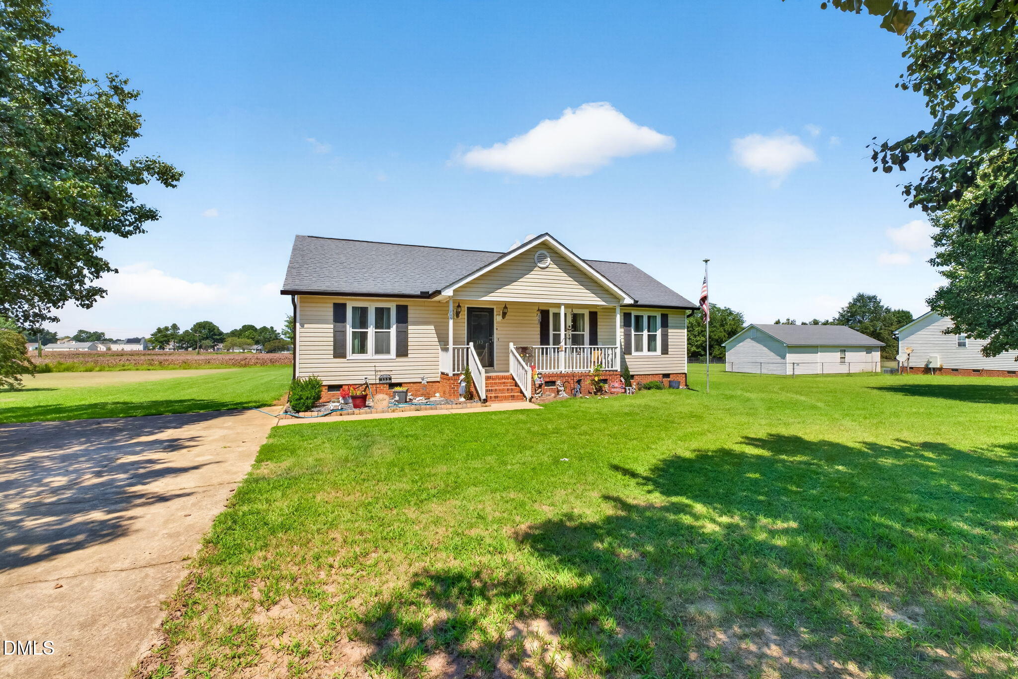 113 Crosswinds Drive Property Photo 3