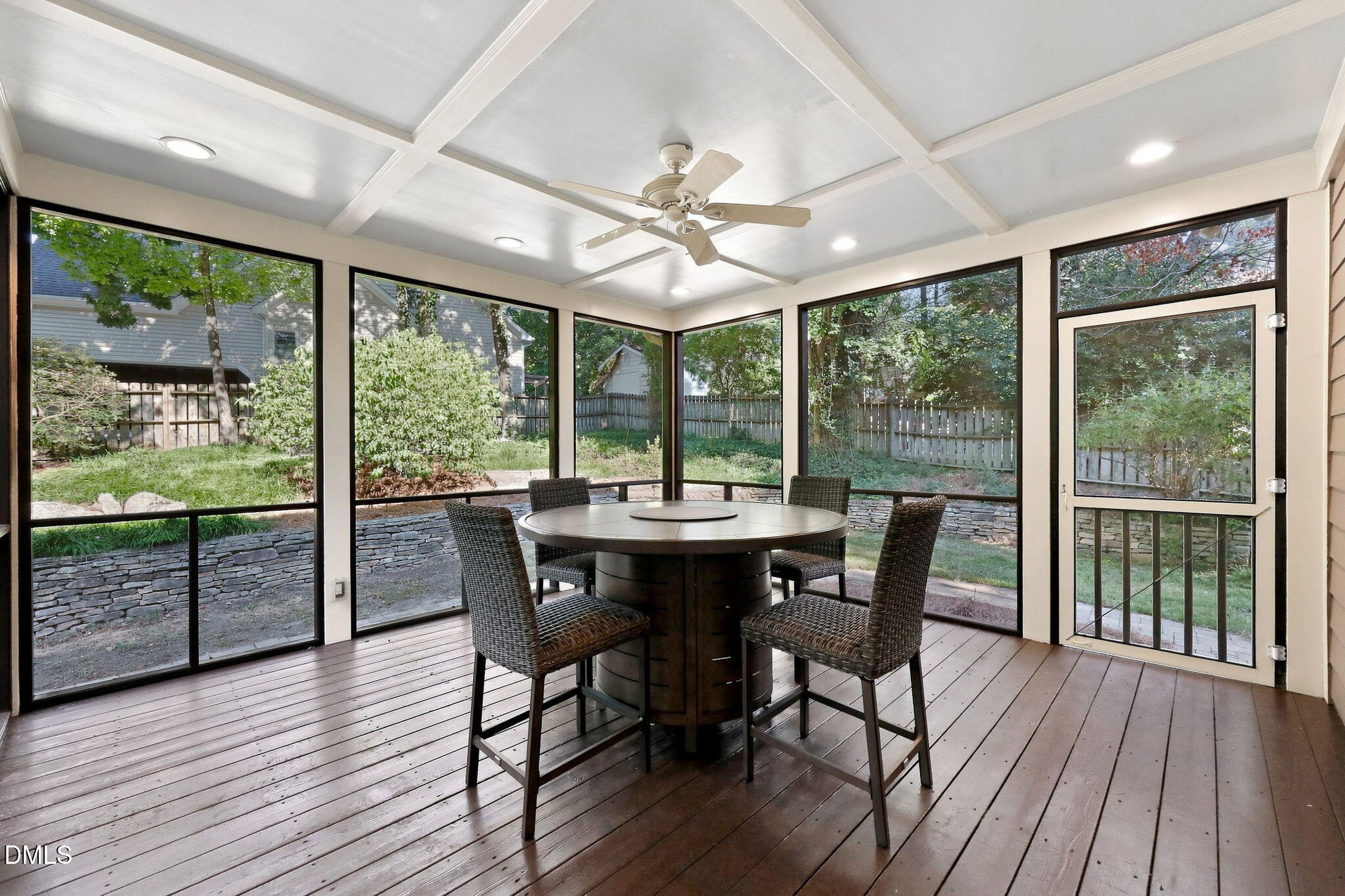 10101 Hallberg Lane Property Photo 3