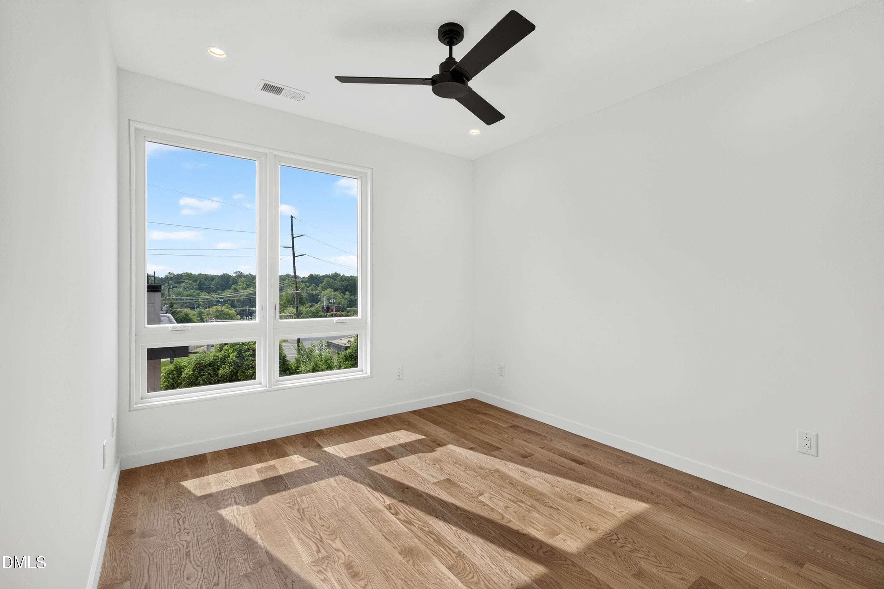 301.5 Bickett Boulevard Property Photo 25