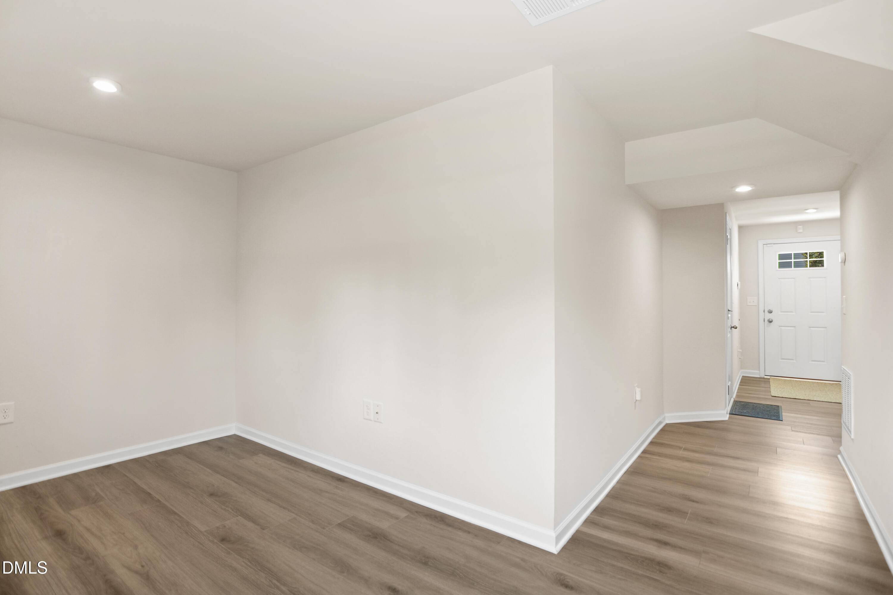 1112 Brimstone Way Property Photo 3