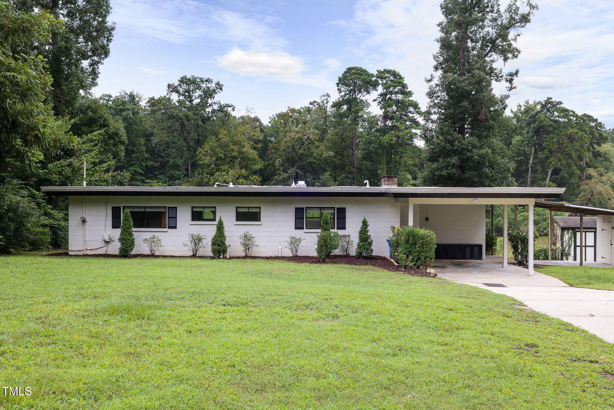 2118 Timberlake Drive Property Photo 2