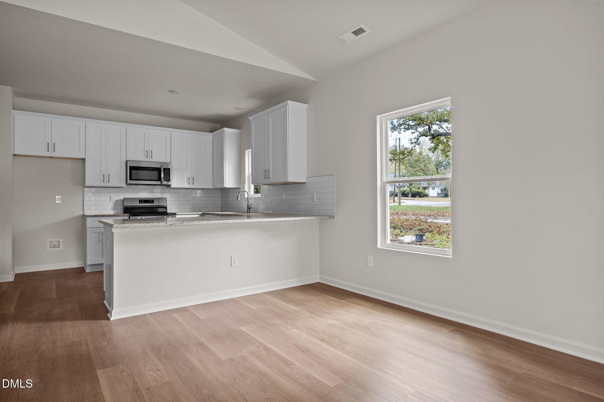 707 E Green Street Property Photo 12