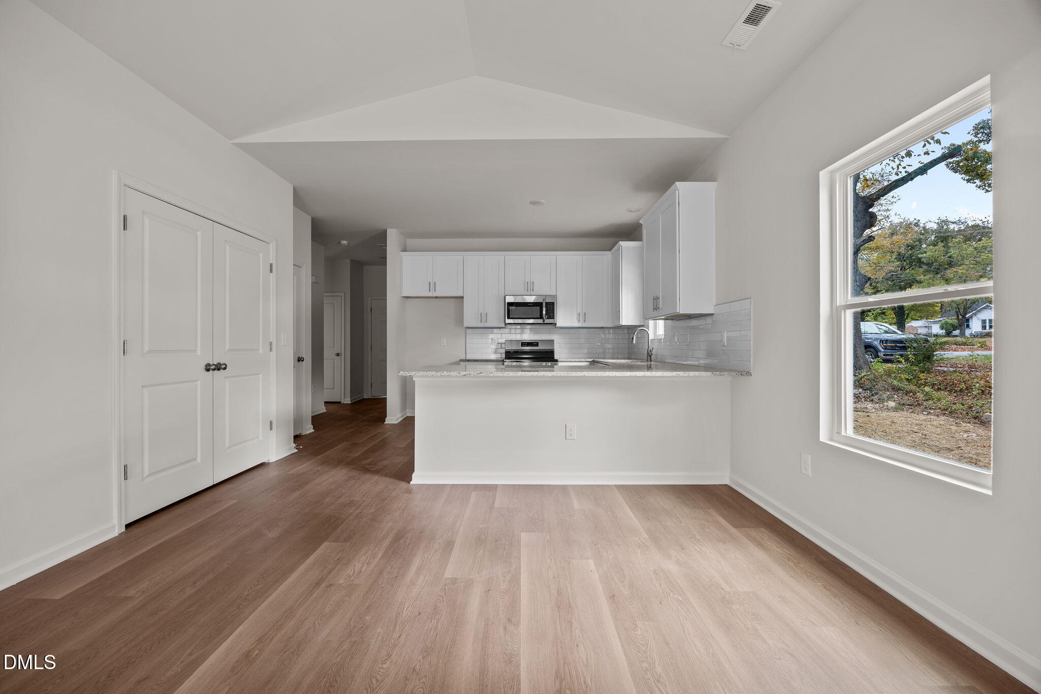 707 E Green Street Property Photo 14