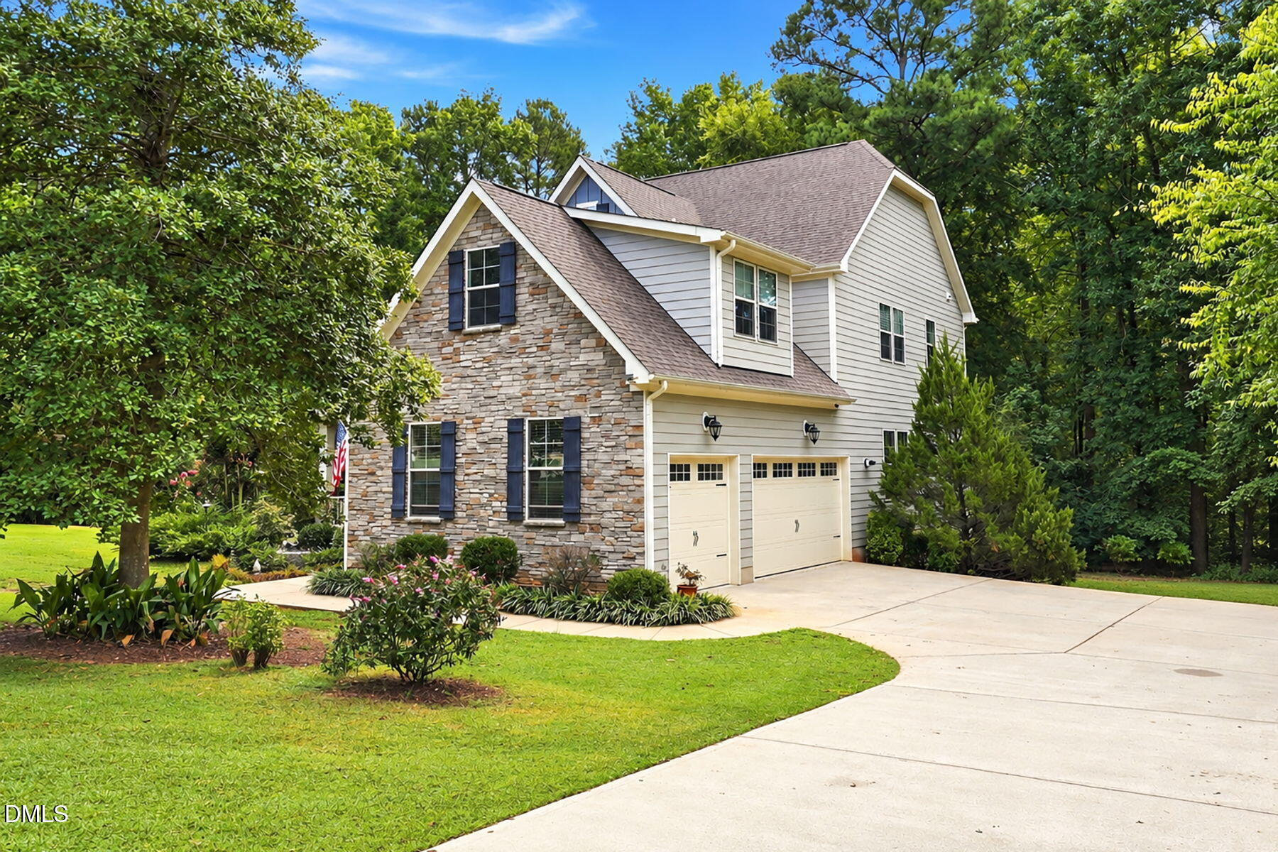 8013 Lakeshore Drive Property Photo 4