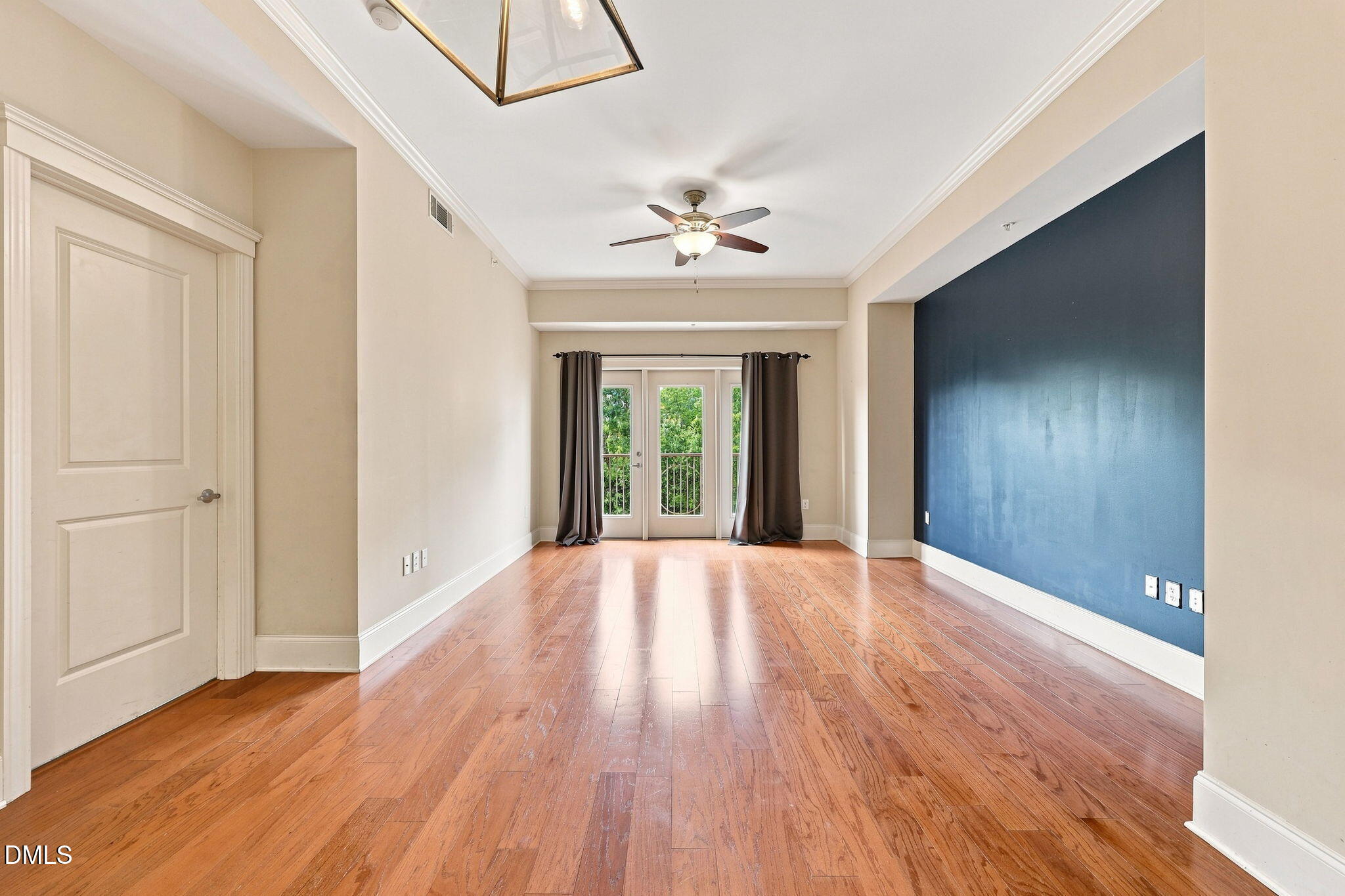 222 Glenwood Avenue 717 Property Photo 5
