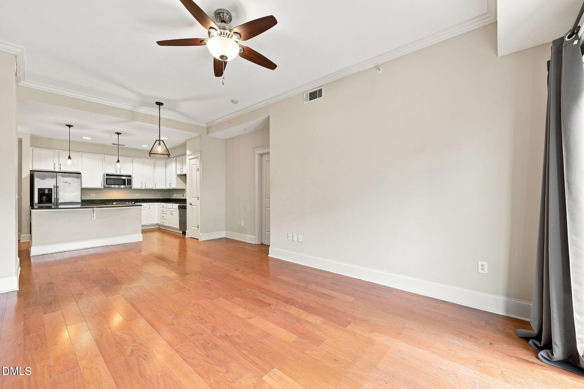 222 Glenwood Avenue 717 Property Photo 7