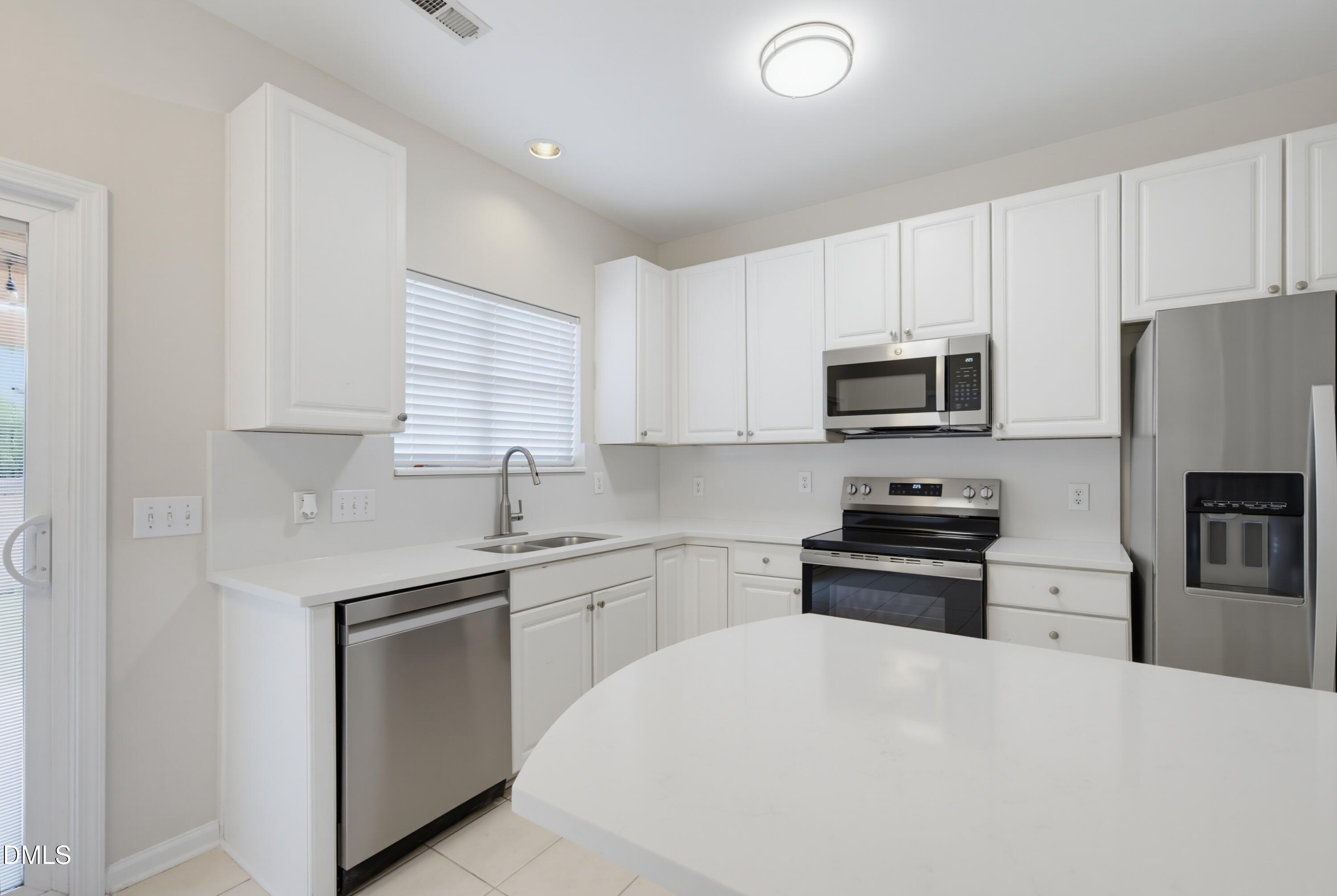 904 Starkland Way Property Photo 9