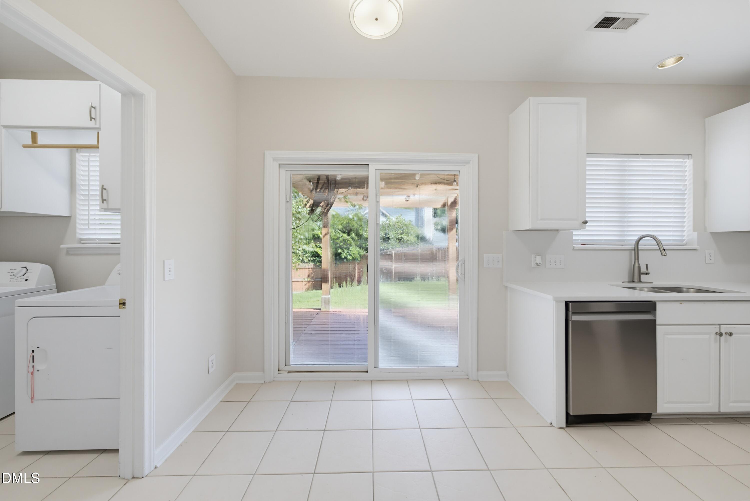 904 Starkland Way Property Photo 10