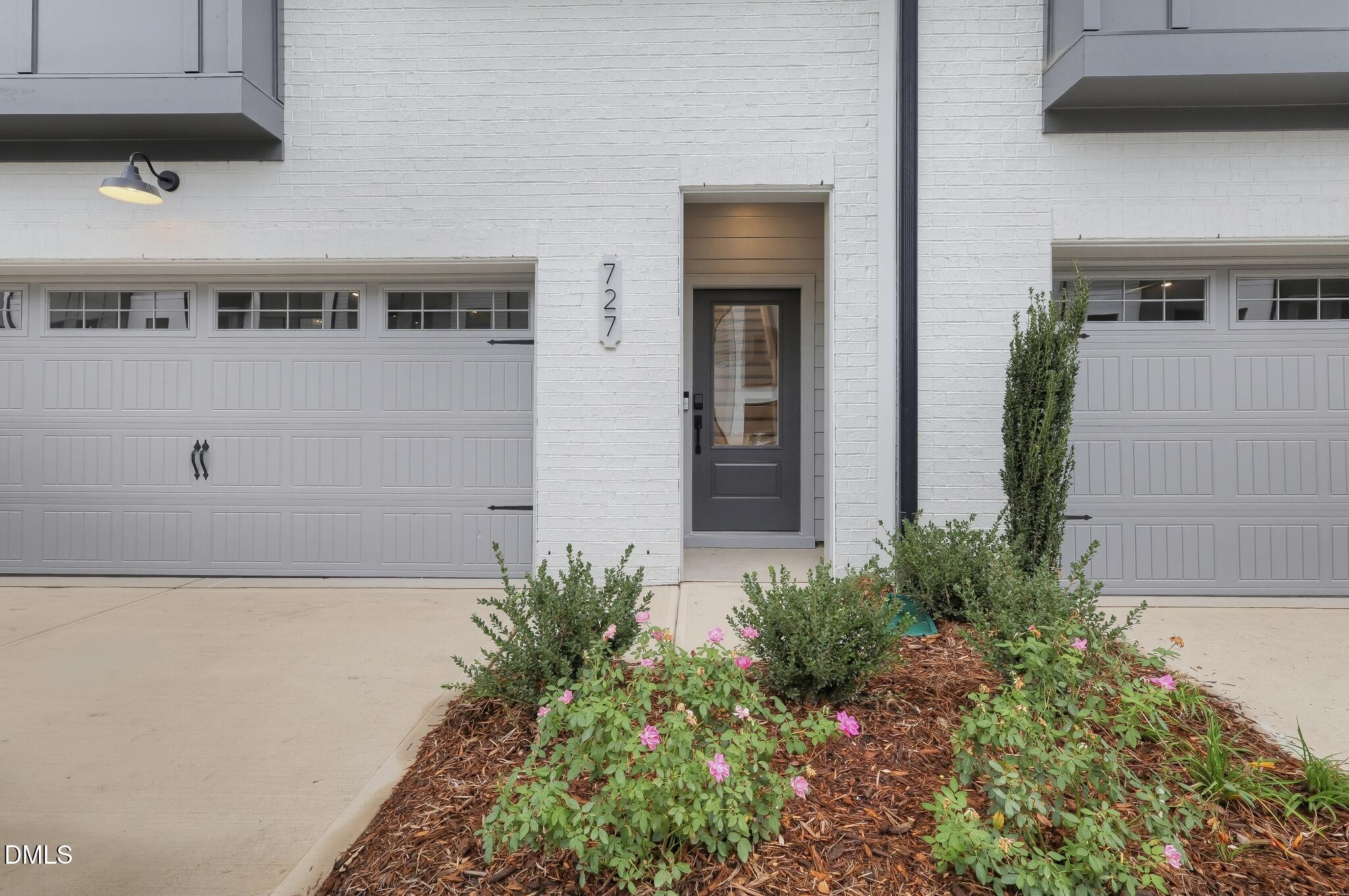 727 Mildred Oaks Court Property Photo 4