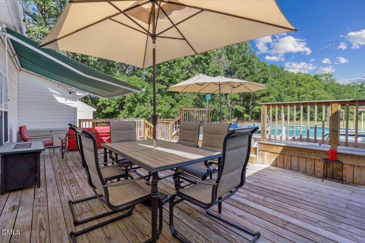 220 Leghorn Drive Property Photo 14