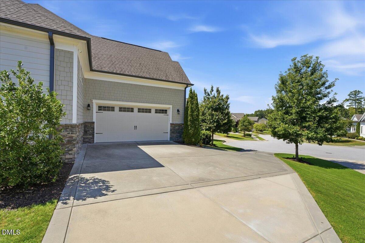 416 Whispering Hills Court Property Photo 4