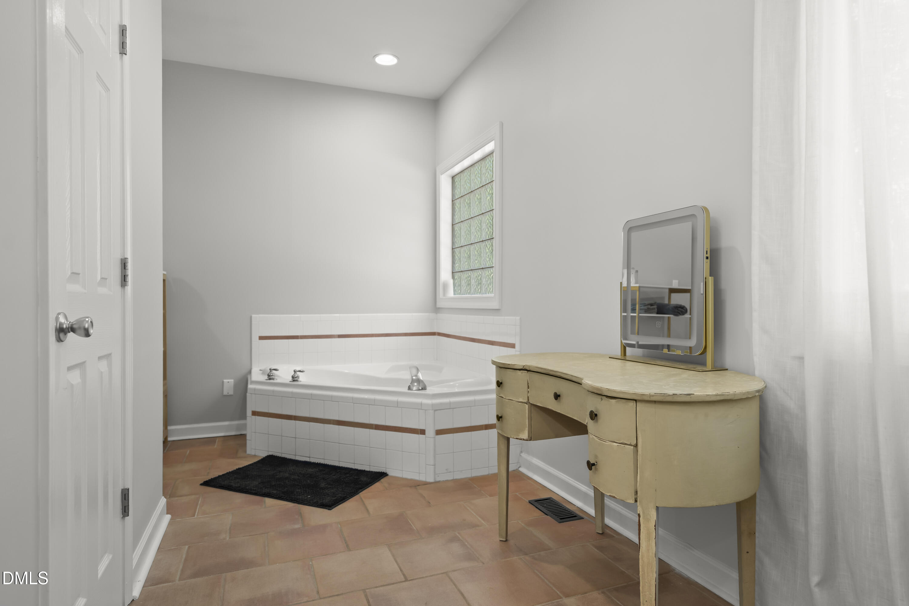 1025 Lake Shore Drive Property Photo 14