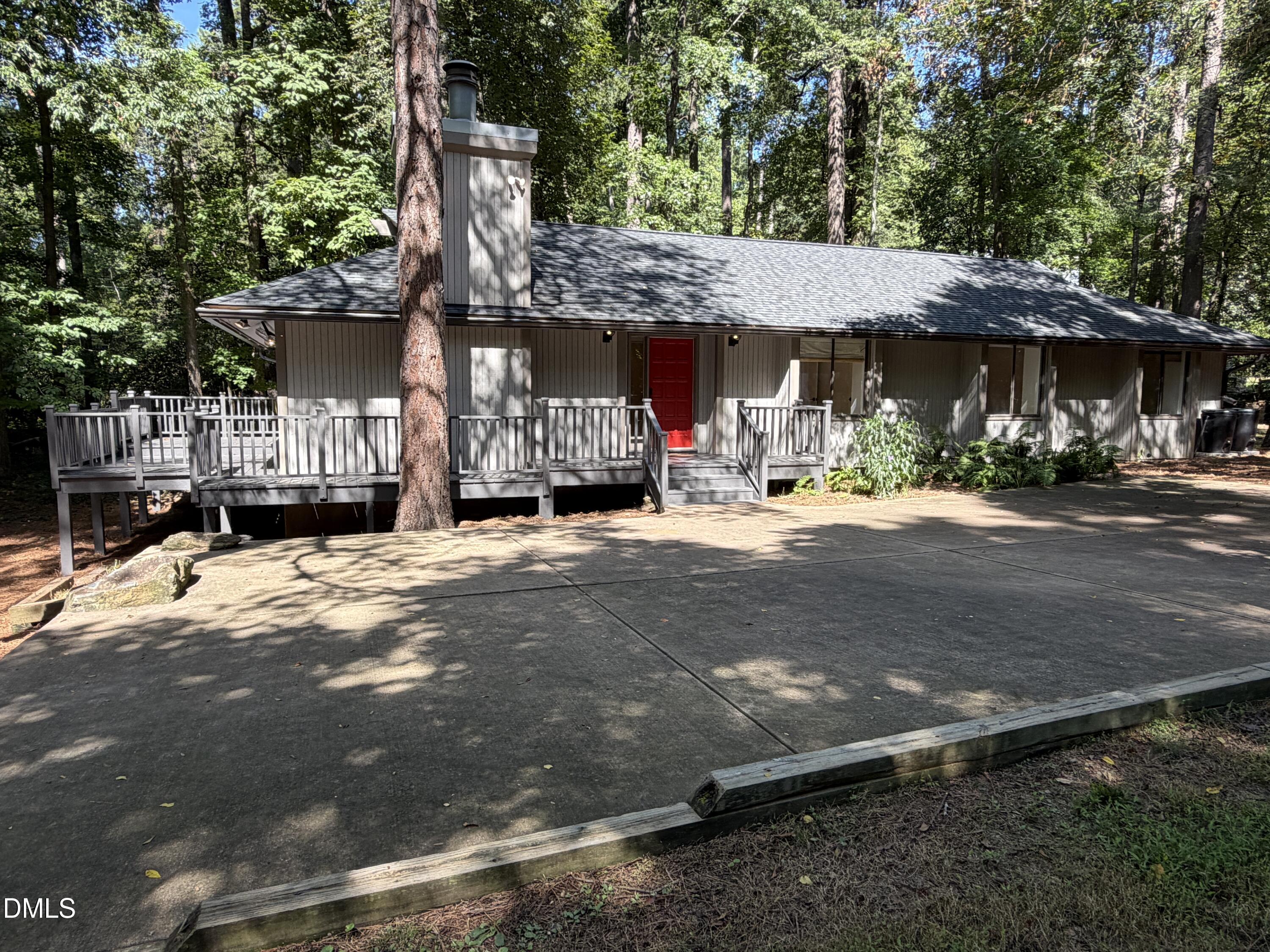 141 Dixie Drive Property Photo 1