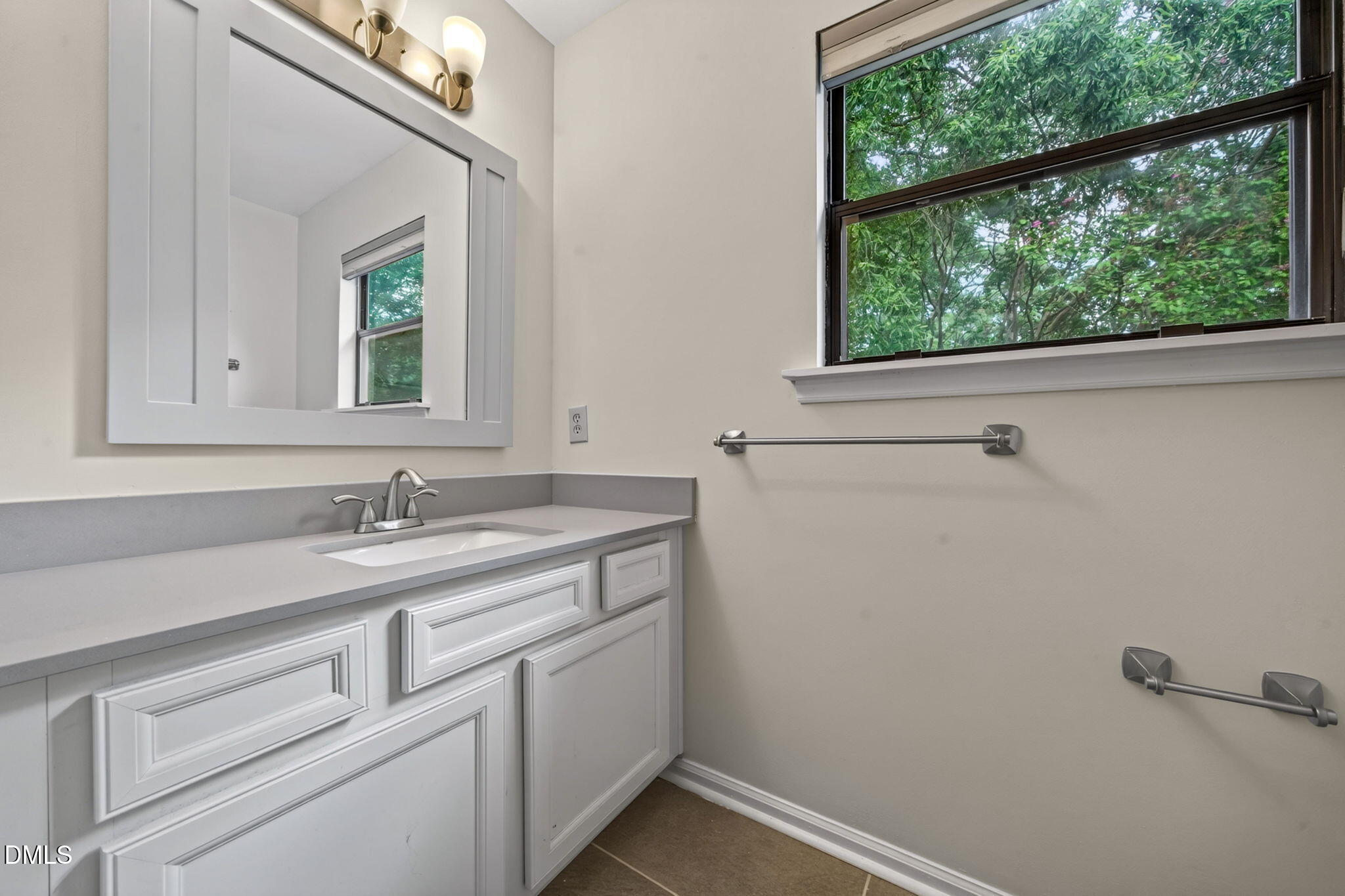 2335 Huron Street Property Photo 24