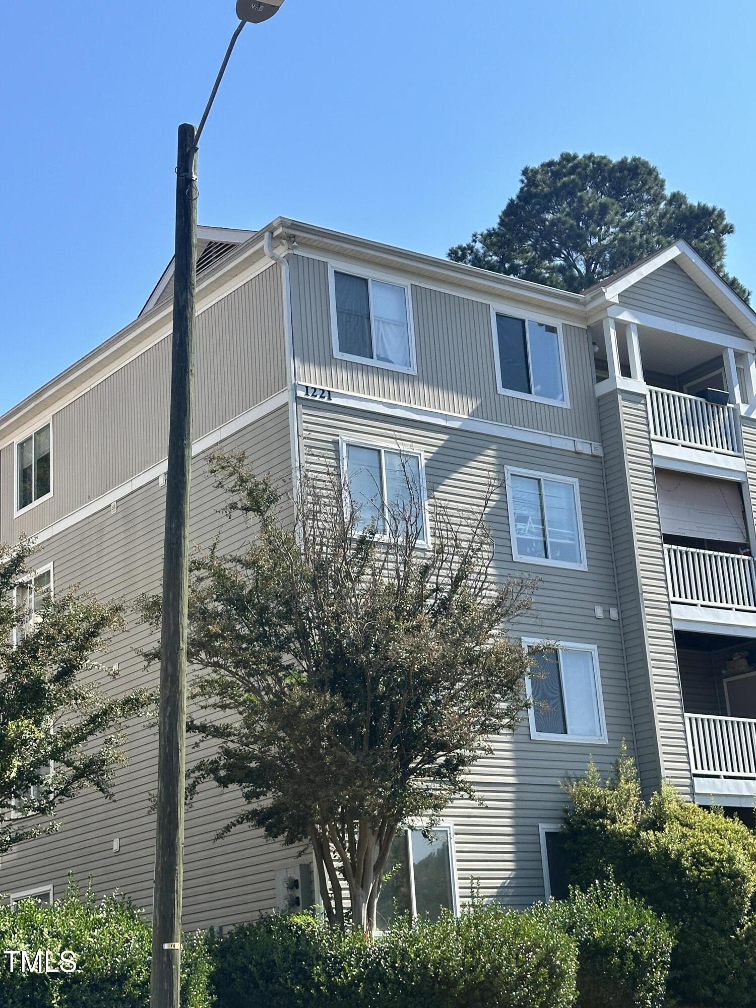 1221 University Court 304 Property Photo 1