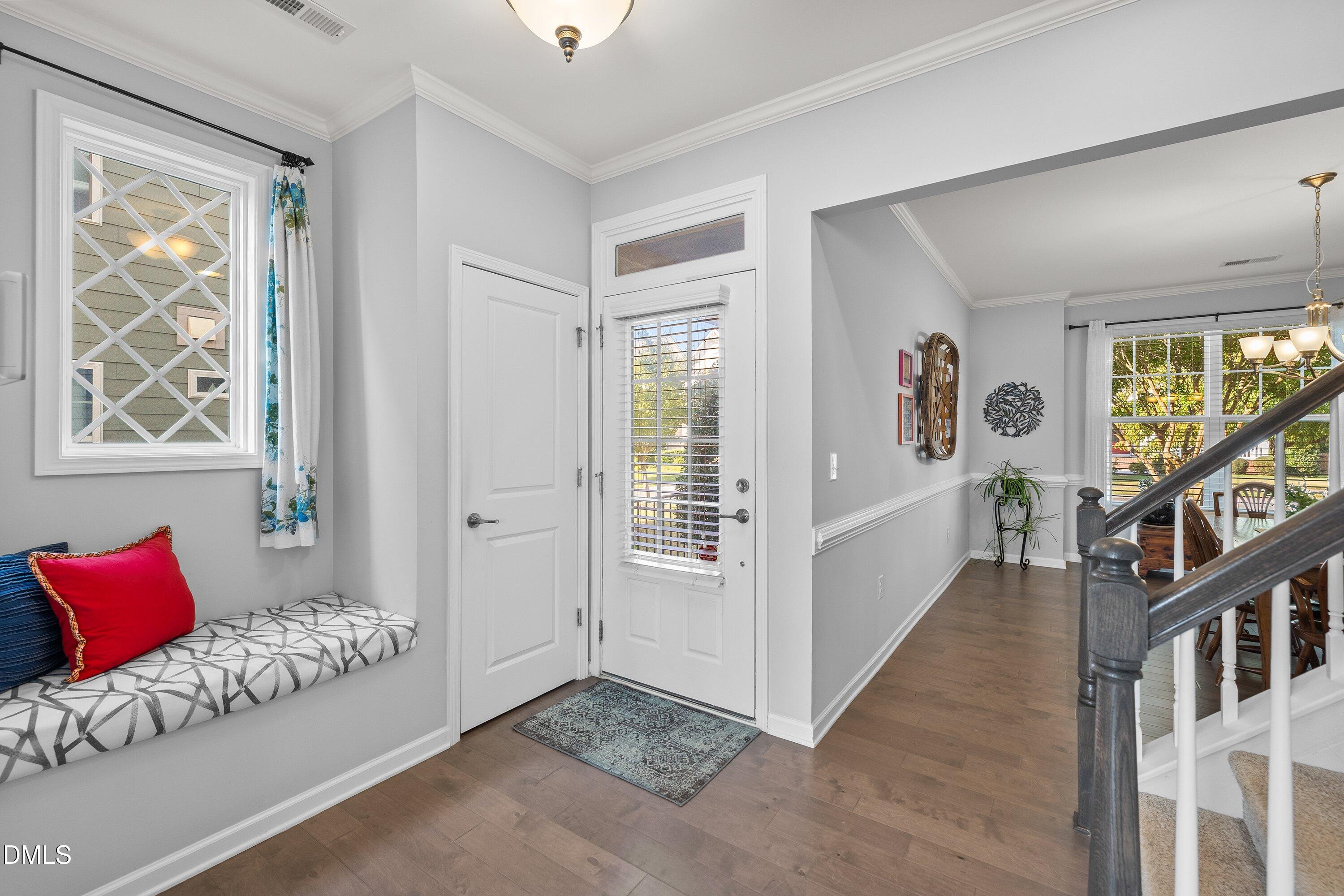 1005 Woodland Grove Way Property Photo 6