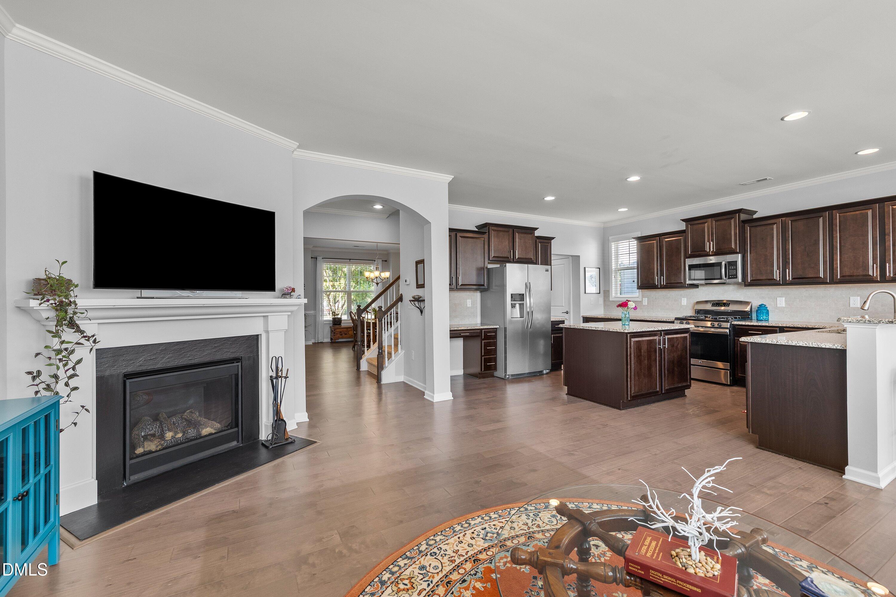 1005 Woodland Grove Way Property Photo 9