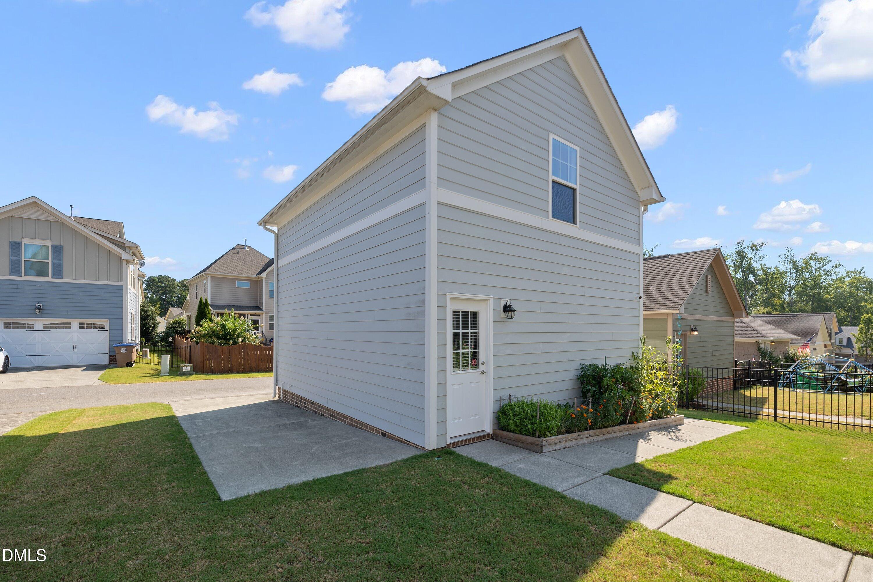 1005 Woodland Grove Way Property Photo 37